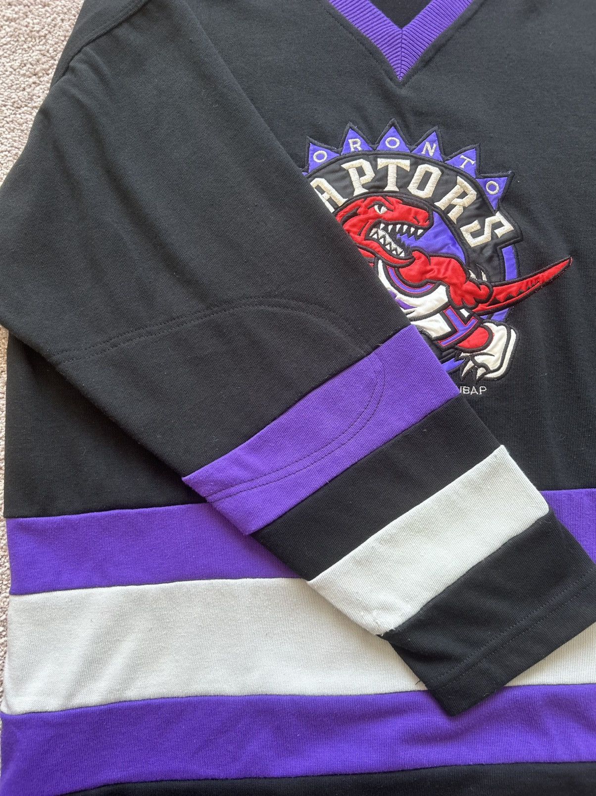 Vintage Vintage LogoAthletic Toronto Raptors Sweater Size US M / EU 48-50 / 2 - 5 Thumbnail