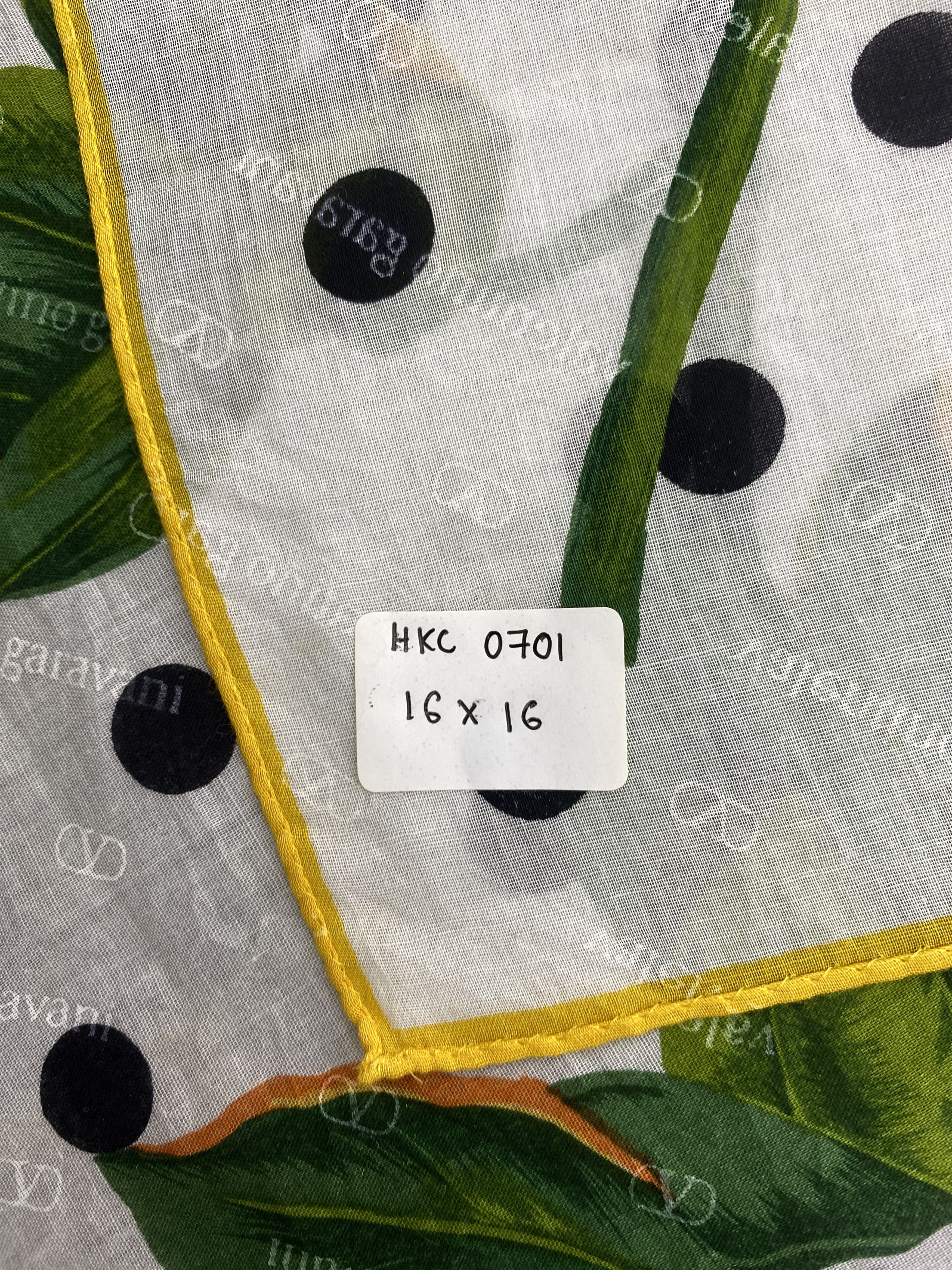 Vintage Valentino Garavani Handkerchief / Neckerchief HKC0701 Size ONE SIZE - 6 Thumbnail