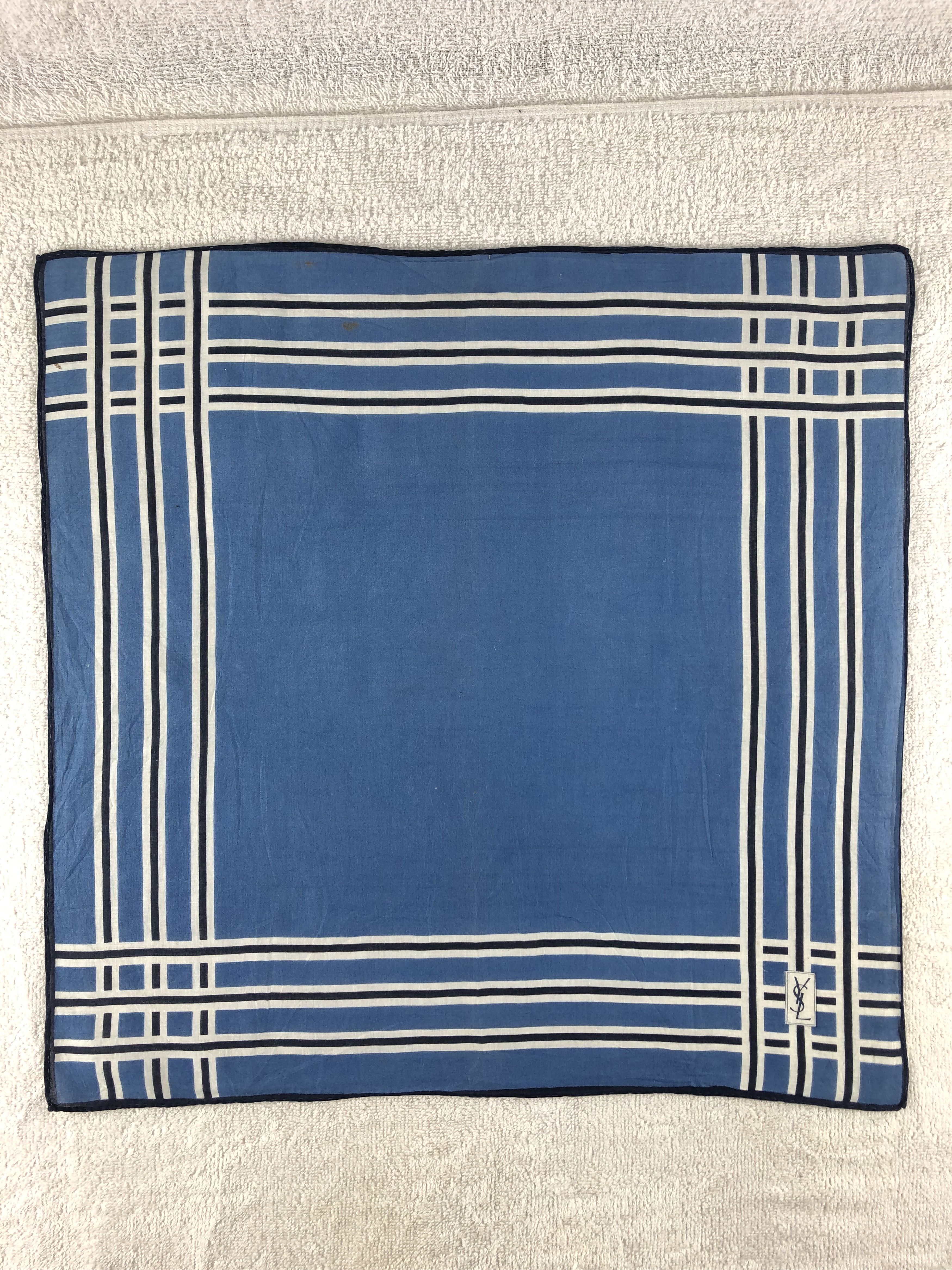 Yves Saint Laurent Yves Saint Laurent Handkerchief / Bandana / Neckerchief Size ONE SIZE - 3 Thumbnail