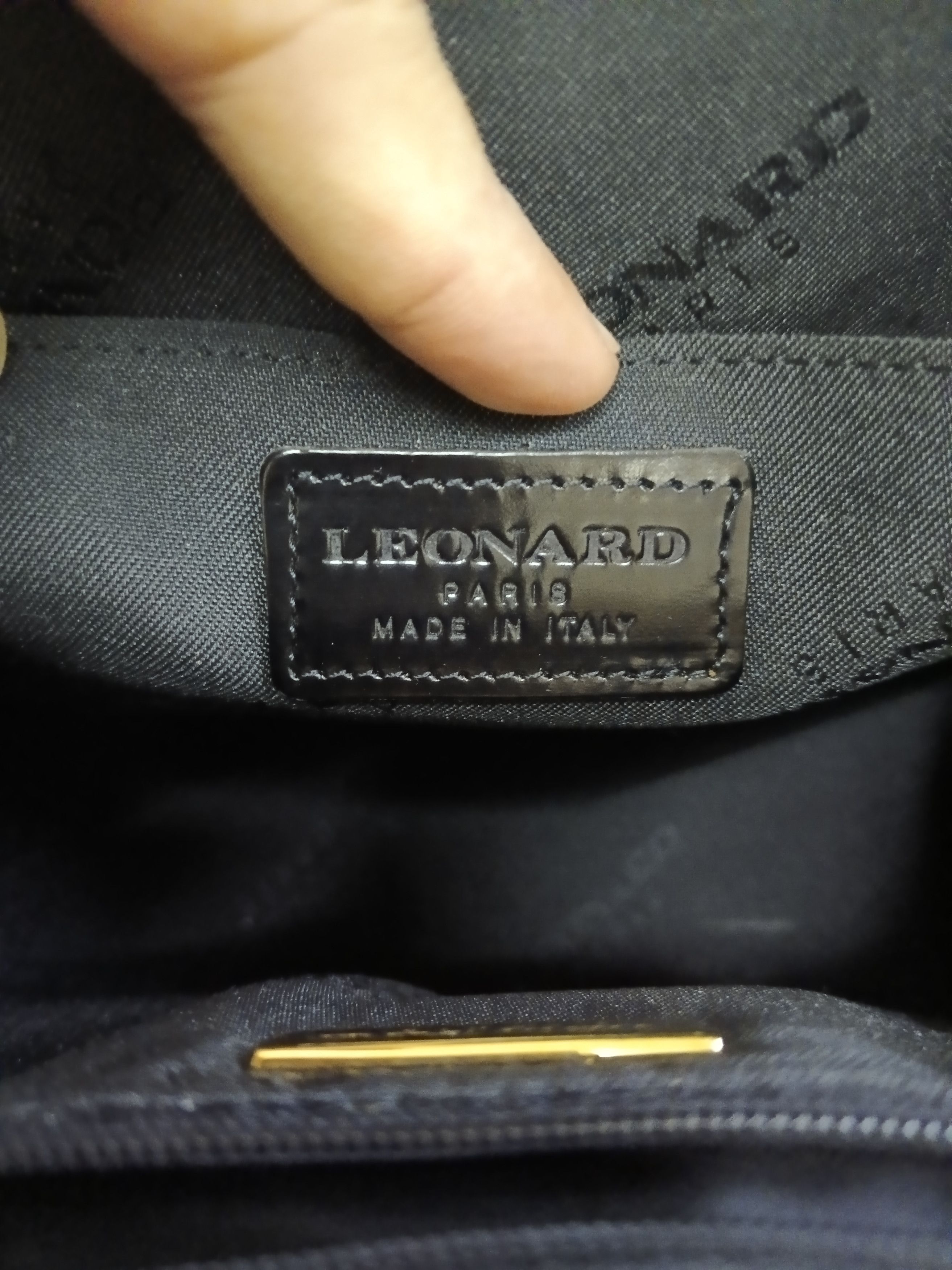 Leonard Paris LEONARD PARIS LEOPARD HANDCARRY Size ONE SIZE - 7 Thumbnail