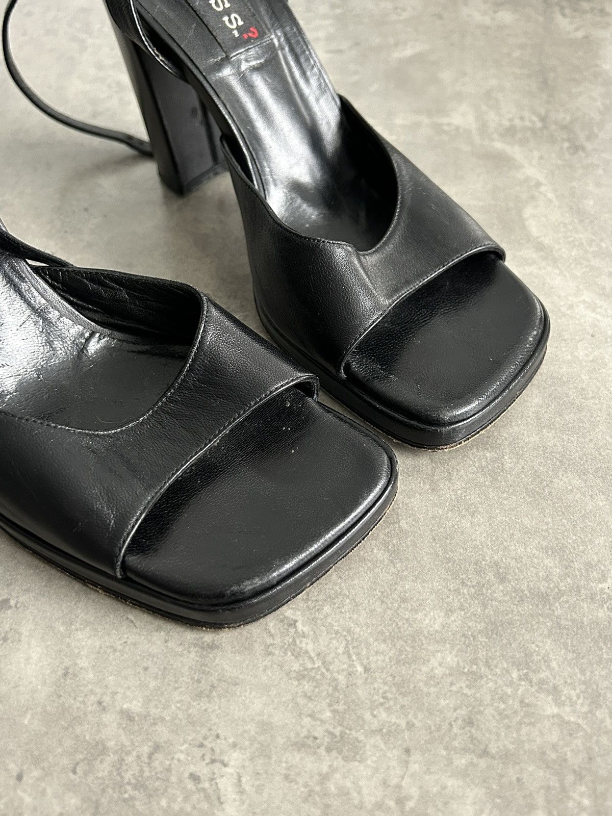 Guess × Vintage Guess Cute Vintage Leather Heels Y2K 00s 90s office siren Size US 6.5 / IT 36.5 - 4 Thumbnail