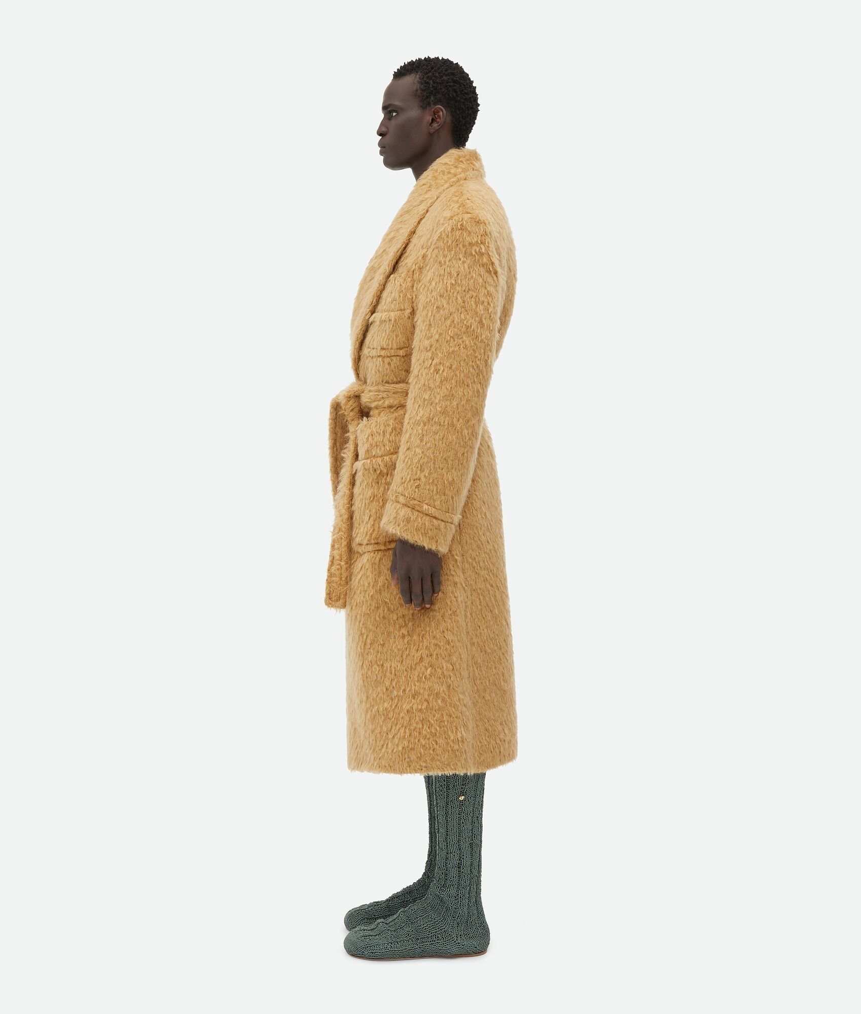 Bottega Veneta o1w1db10625 Hairy Wool Mohair Belted Coat in Paper Bag Size US M / EU 48-50 / 2 - 2 Thumbnail