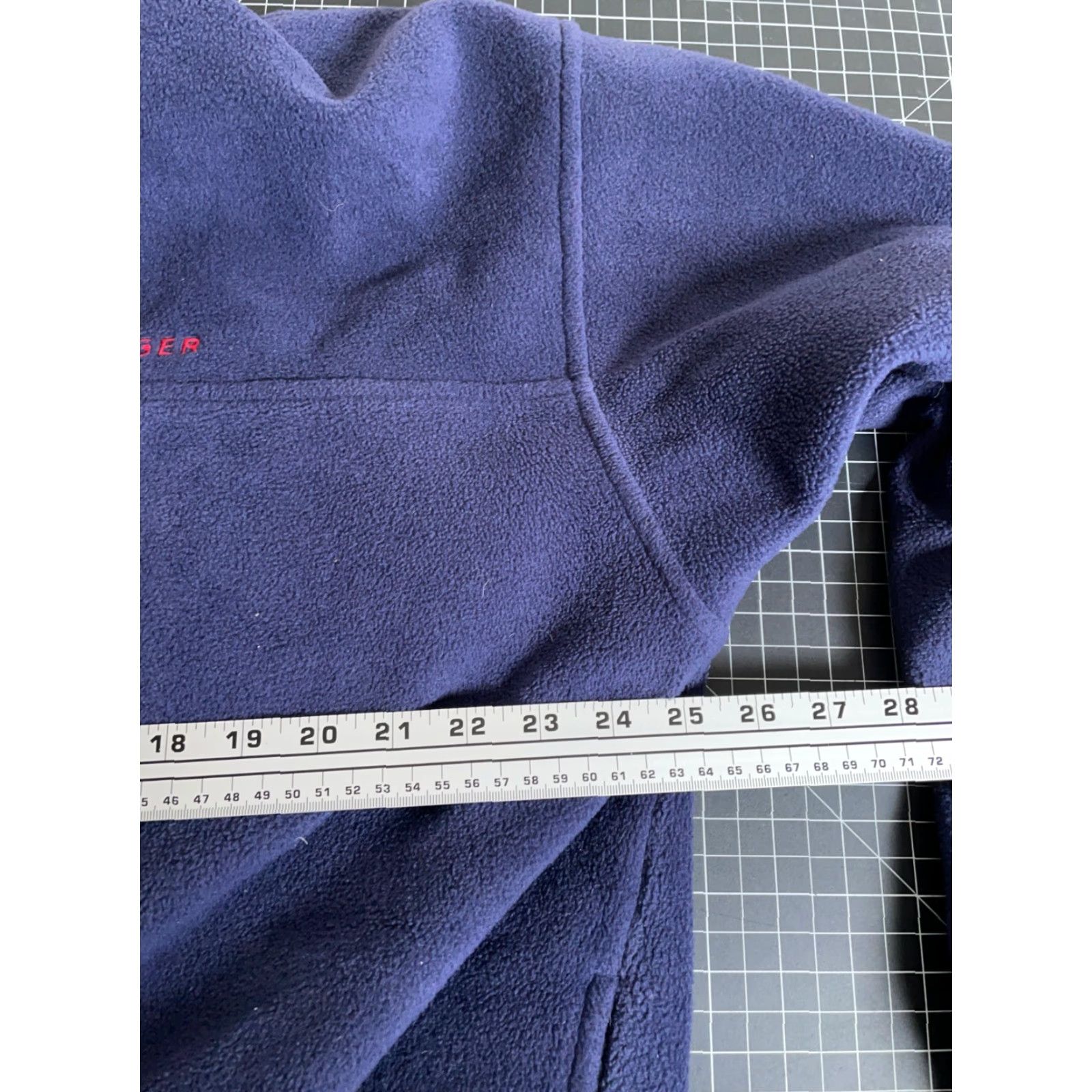 Tommy Hilfiger VINTAGE Tommy Hilfiger Jacket 1/4 Zip Fleece Pullover Adult Large Dark Blue Heavy Embroidered 90s Mens Size US L / EU 52-54 / 3 - 4 Thumbnail