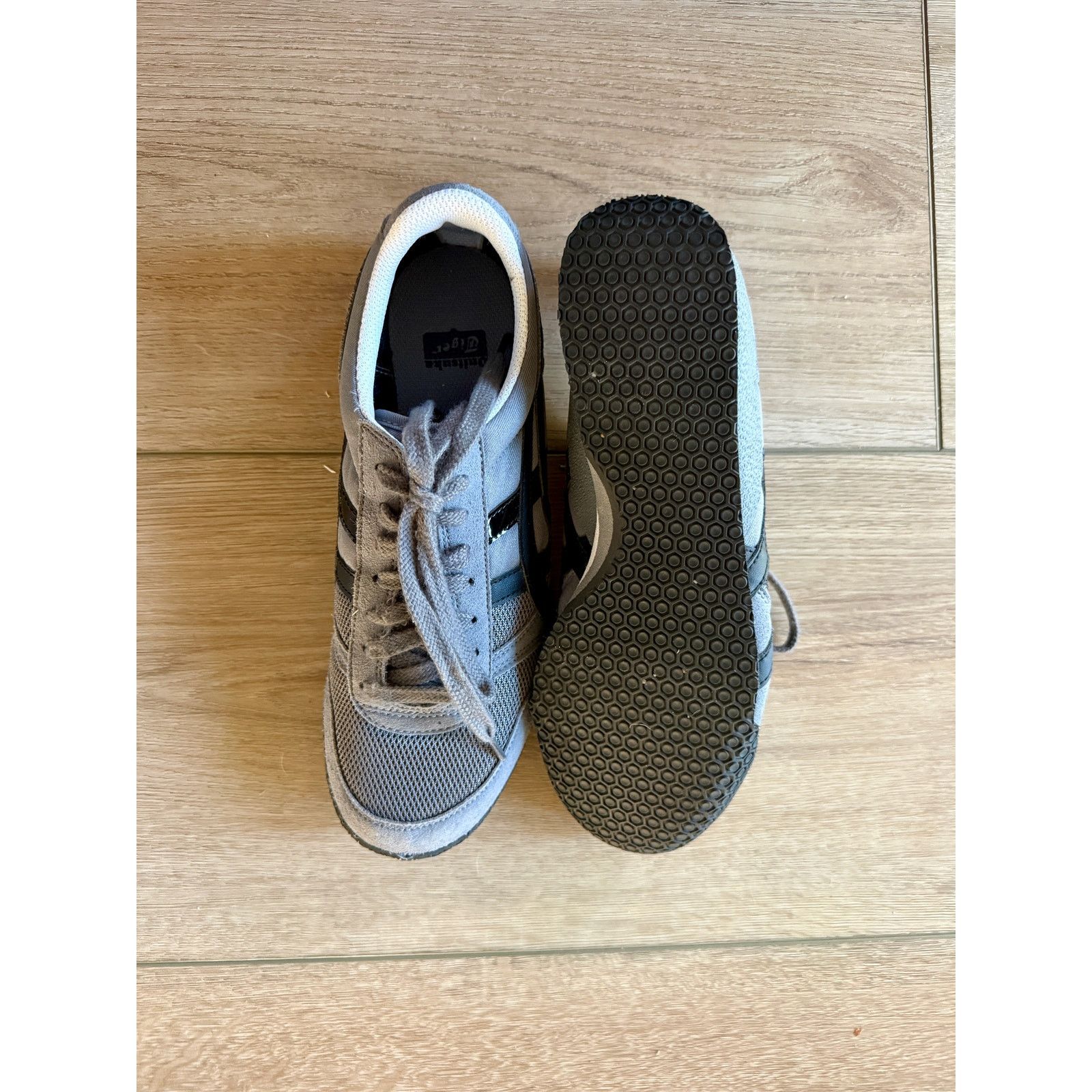 Onitsuka Tiger Onitsuka Tiger Grey / Black Traxy Sneakers 6.5 Size US 6.5 / IT 36.5 - 4 Thumbnail