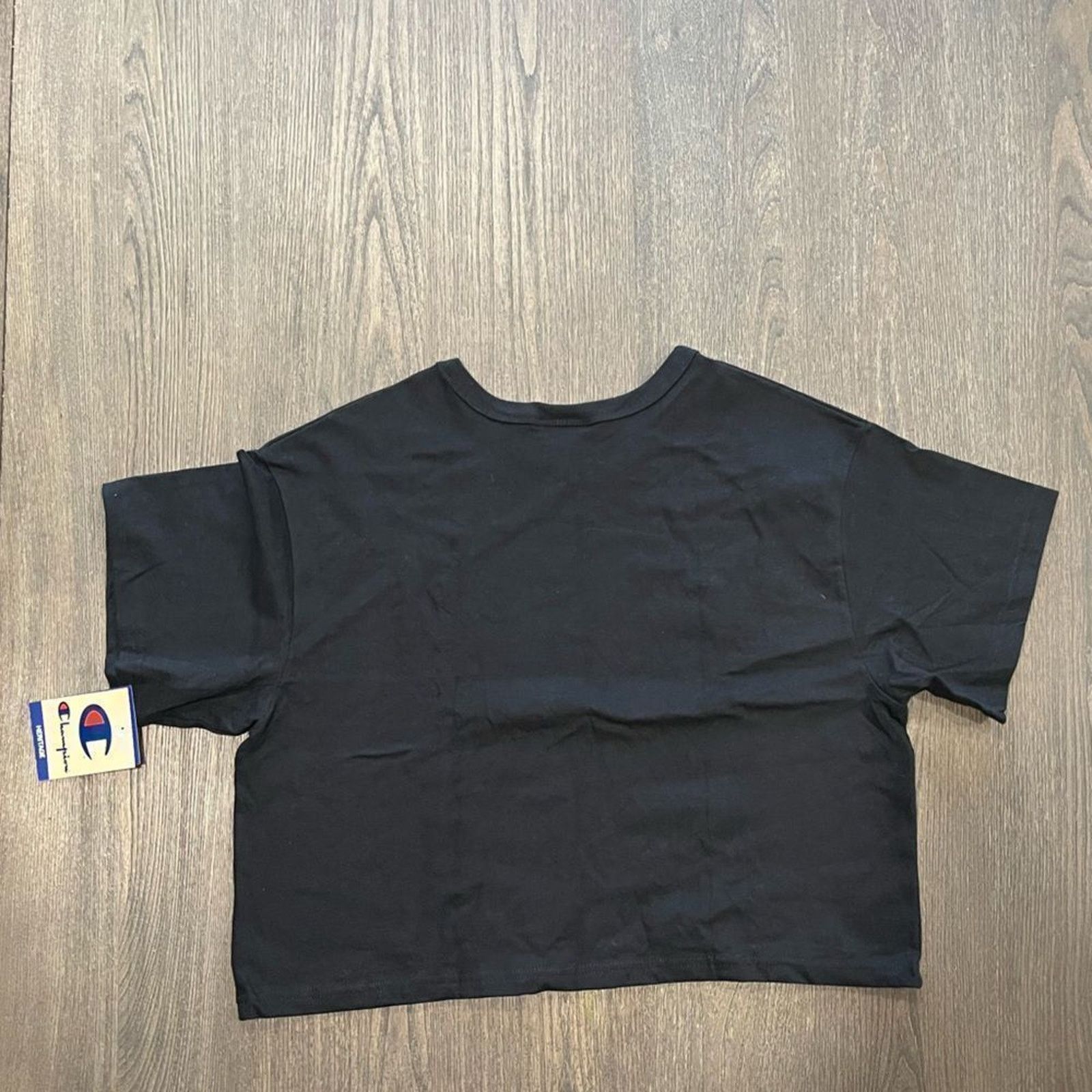Champion NWT Champion Black Graphic Crop Top - Size L Size L / US 10 / IT 46 - 4 Thumbnail