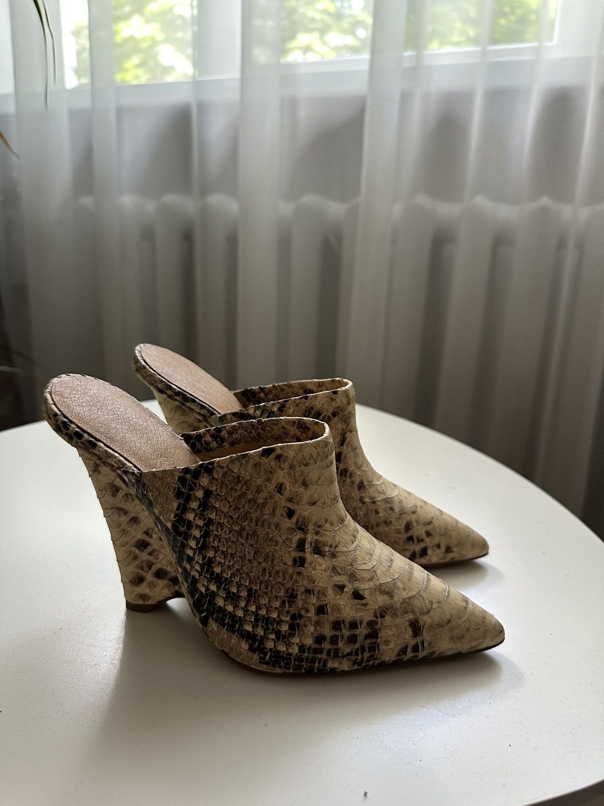 Yeezy Ultra Rare Yeezy Season 8 snake mules Size US 7.5 / IT 37.5 - 1 Thumbnail