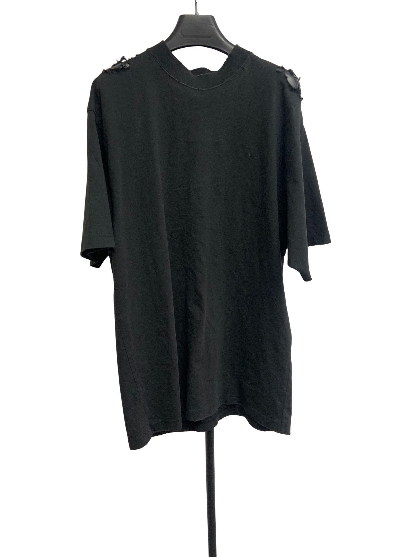 Balenciaga Balenciaga Distressed Gothic Logo T-Shirt Size S Size US S / EU 44-46 / 1 - 1 Thumbnail