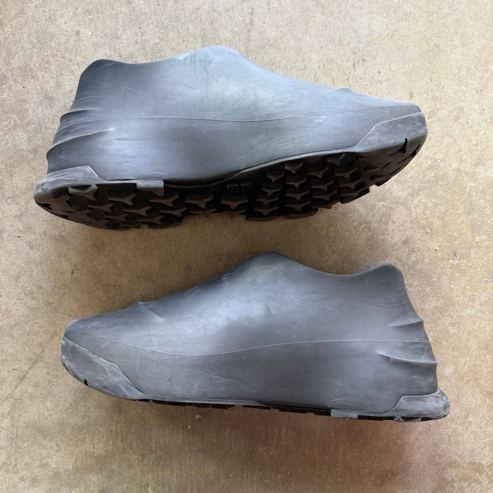 Givenchy Givenchy Monumental Mallow Low Top Black Rubber Size US 12 / EU 45 - 3 Thumbnail