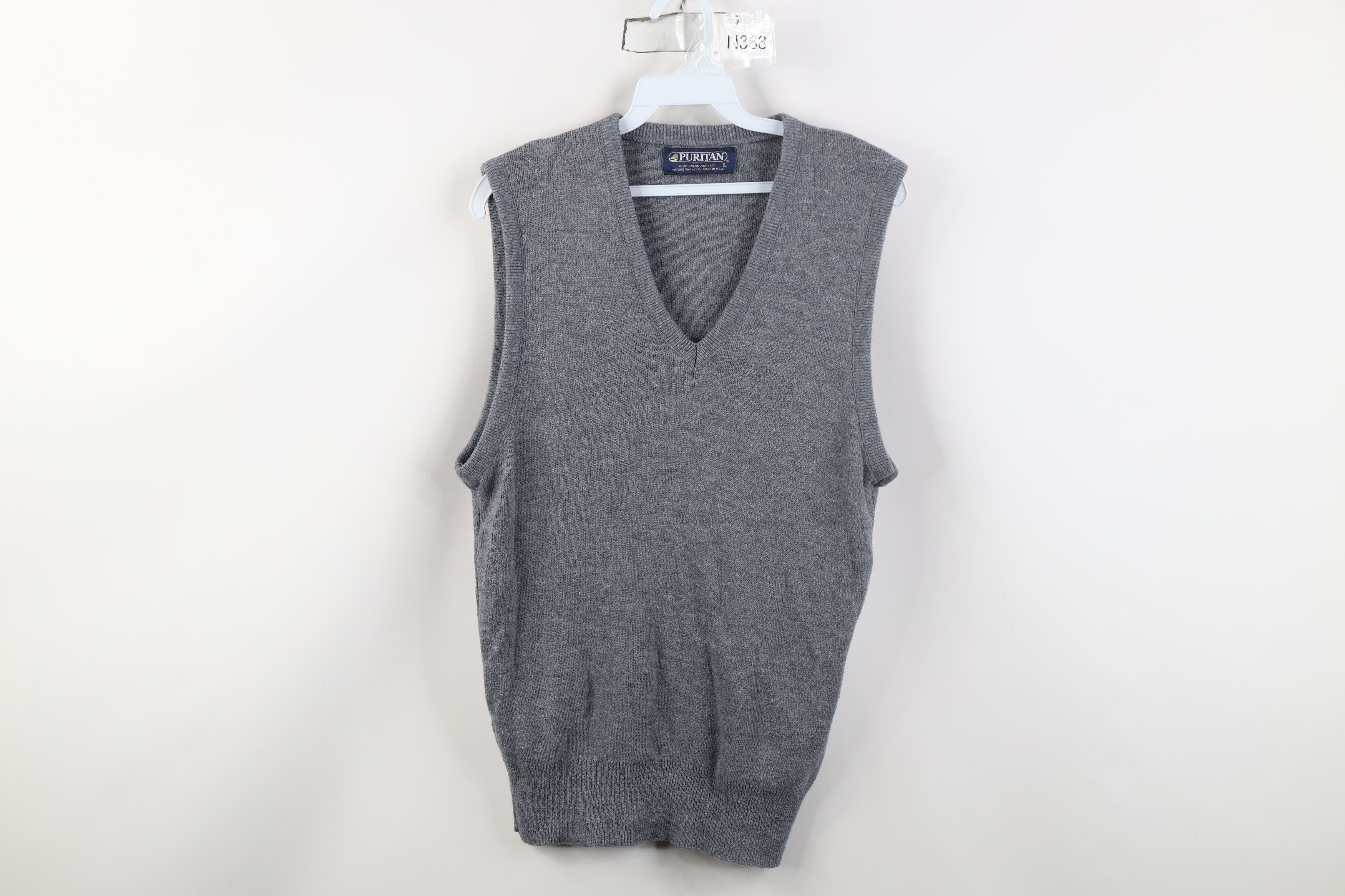 Vintage Vintage 70s Streetwear Knit V-Neck Sweater Vest Gray USA Size L / US 10 / IT 46 - 1 Thumbnail