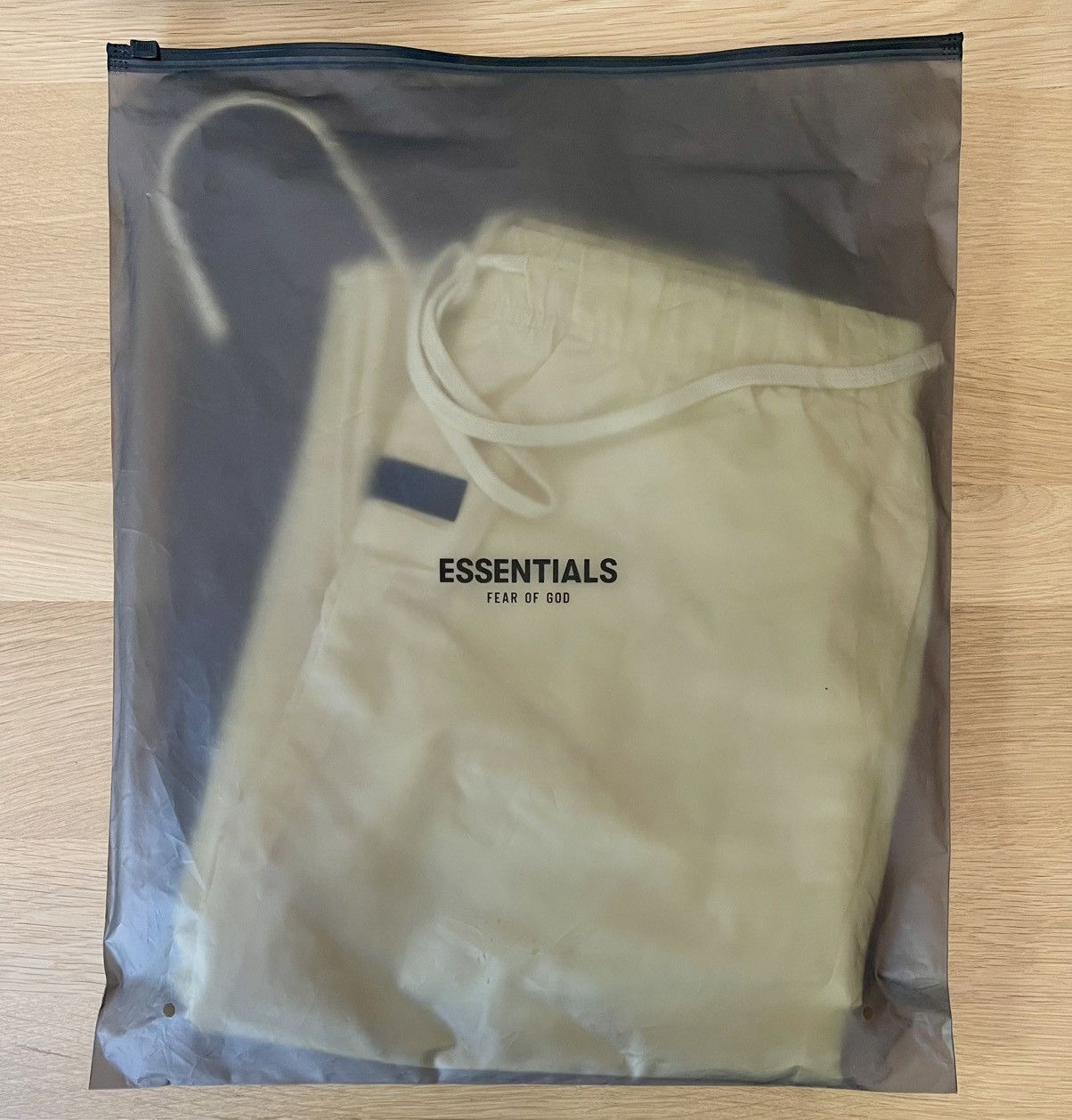 Fear of God Fear of God Essentials Fall 2022 CANARY Nylon Track Pants XS Size US 30 / EU 46 - 10 Thumbnail