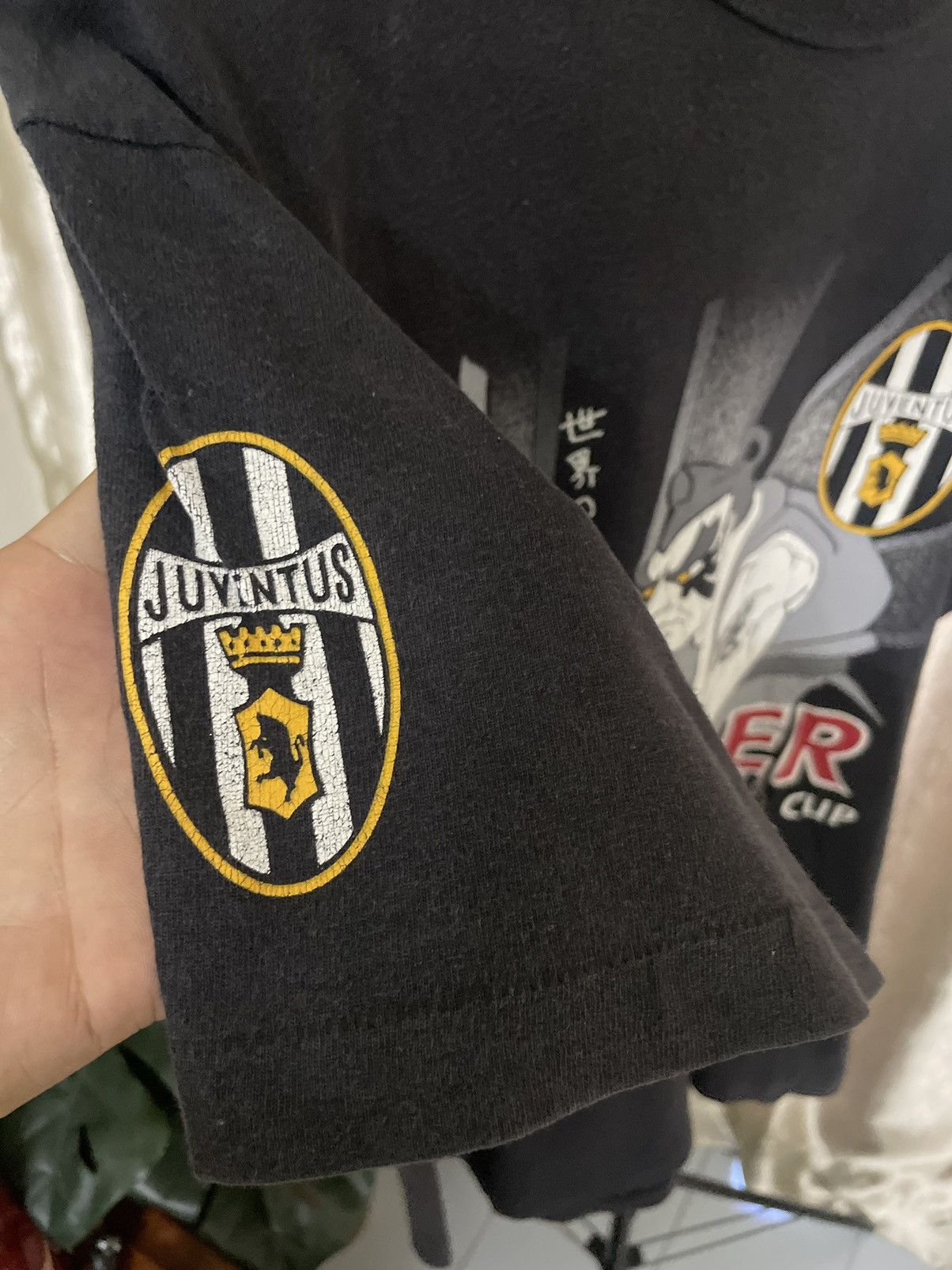 Vintage JUVENTUS 1996 TRAINING FOOTBALL INTERNATIONAL CUP TOKYO TEE Size US XL / EU 56 / 4 - 6 Thumbnail