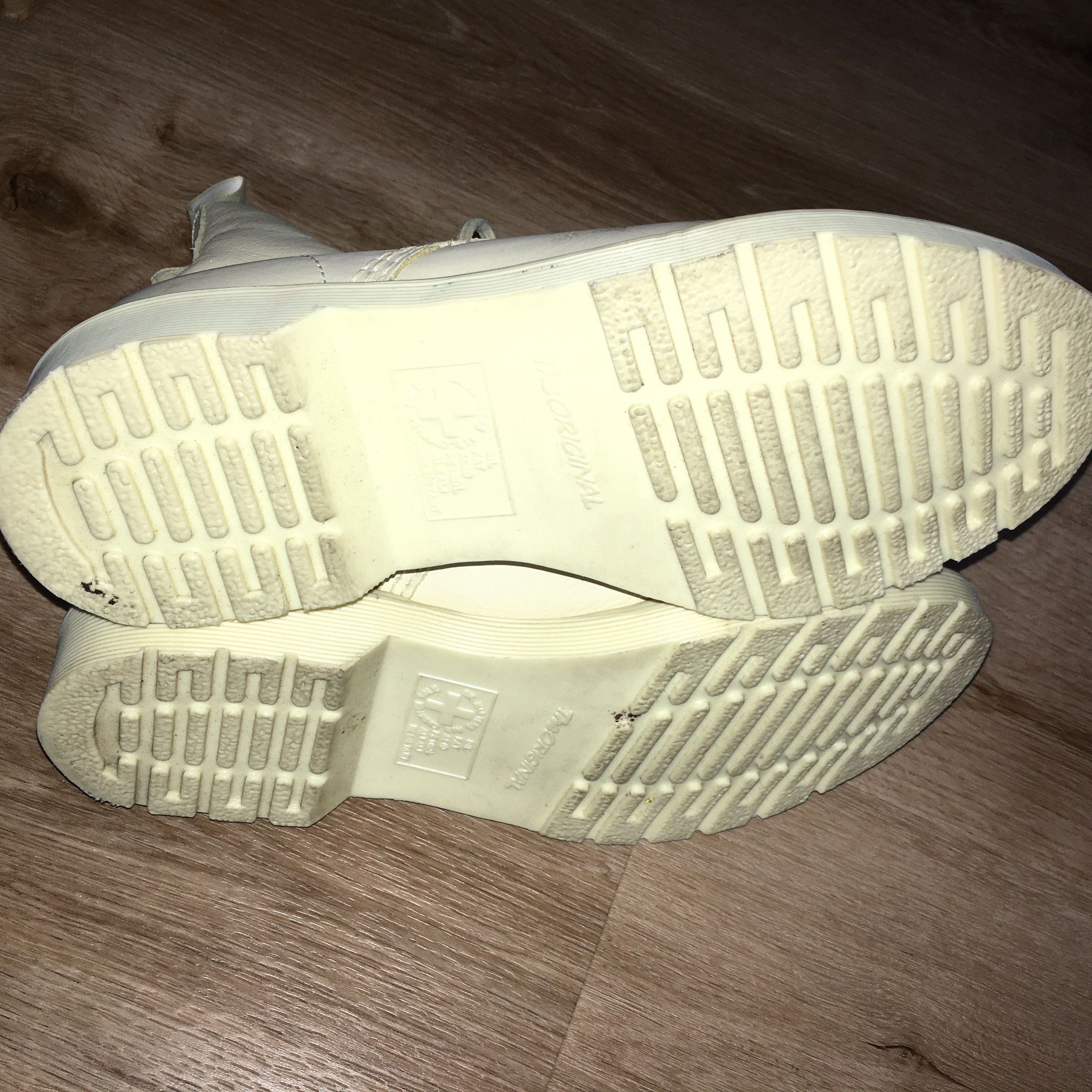 Dr. Martens 1460 Pascal Mono Off White Size US 8.5 / IT 38.5 - 9 Thumbnail