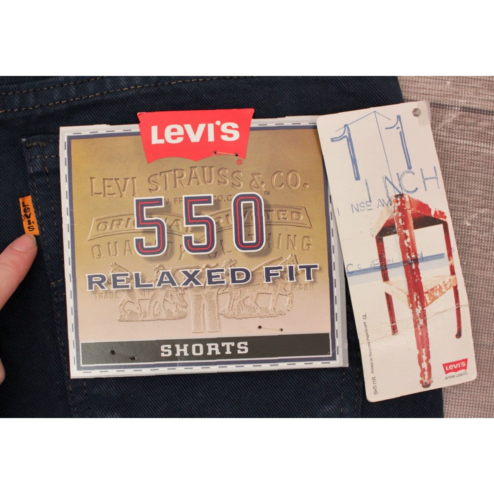 Levi's VINTAGE Levi's 550 Denim Shorts Mens 1990s Dark Blue 31x10 90s NOS Levi's shorts 90s Levi's Size US 31 - 7 Thumbnail