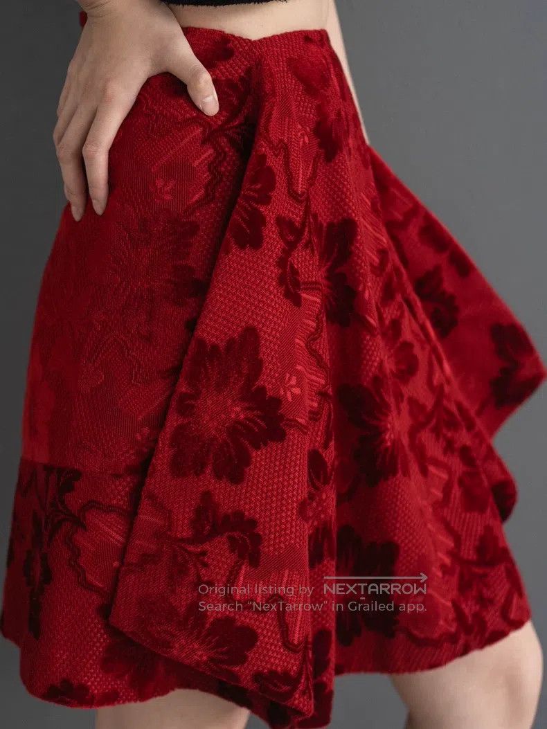 Comme des Garcons Comme Des Garcons size S Red velvet flower transformation Size 23" - 1 Thumbnail