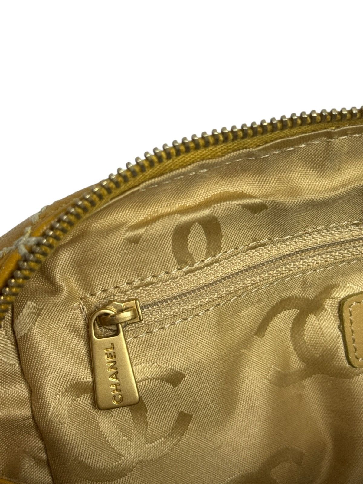 Chanel × Vintage Chanel Wild Stitch Yellow Chain Bag Circa 2003 Size ONE SIZE - 8 Thumbnail