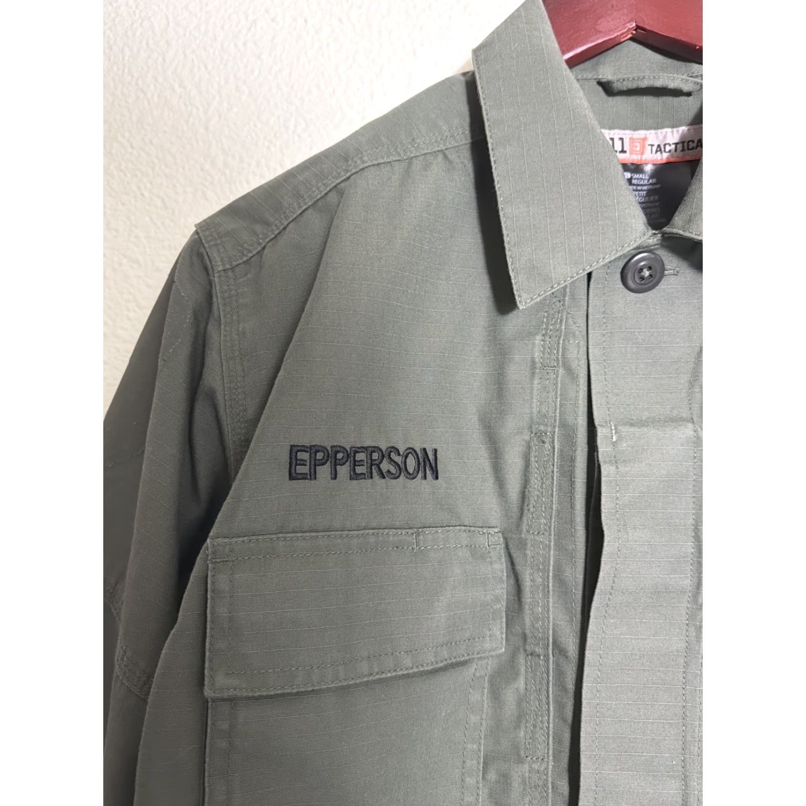 Vintage 5.11 Tactical TDU Ripstop Button-Up Shirt Army Green Embroidered Size S Mens Shirt Size US S / EU 44-46 / 1 - 7 Thumbnail