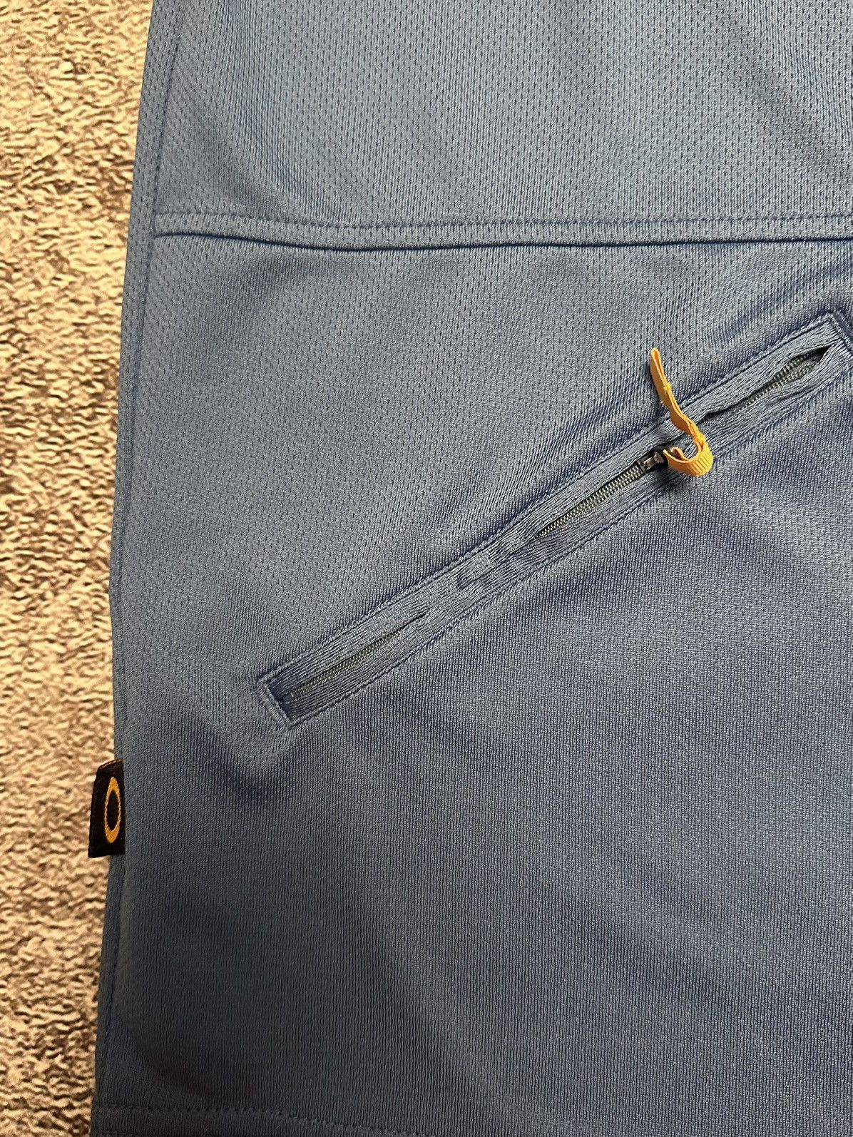 Oakley Oakley vintage tee Zips pockets on front and back t shirt Size US XL / EU 56 / 4 - 5 Thumbnail