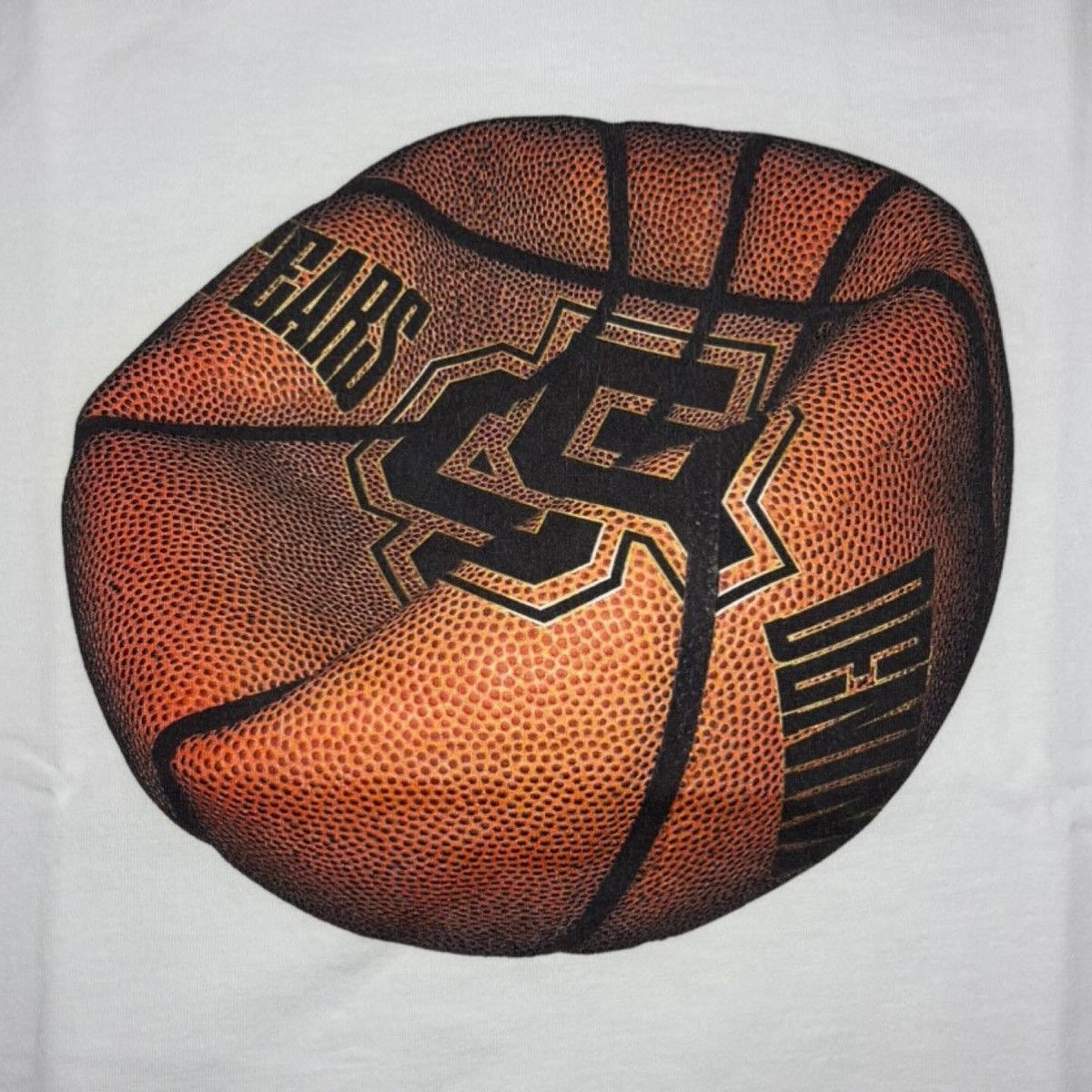 DENIM TEARS Denim Tears White Deflated Basketball T-Shirt Size US M / EU 48-50 / 2 - 2 Thumbnail