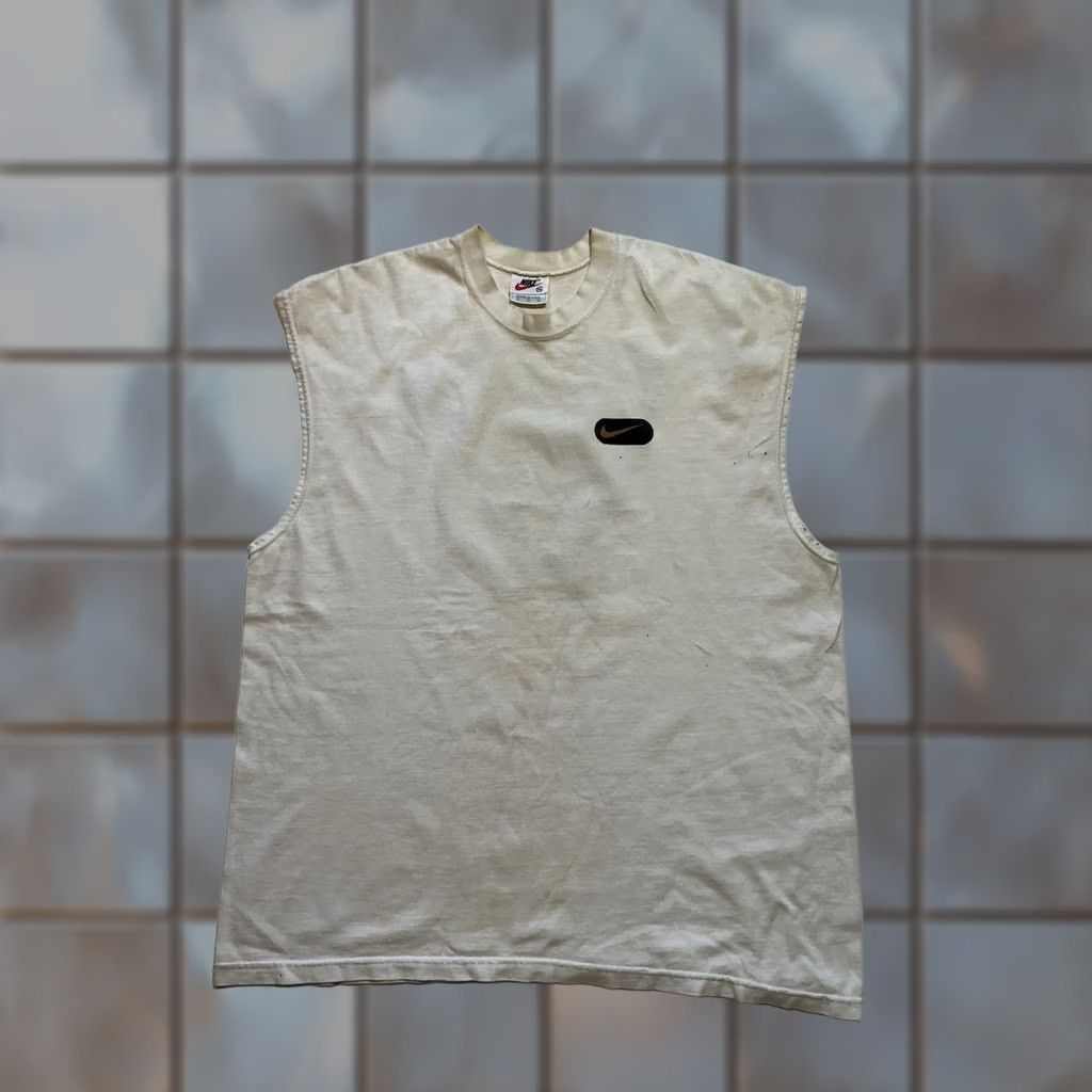 Nike VINTAGE Nike Basketball Tornado Twist Swoosh Graphic Tank Top T-Shirt XXL White 90s Mens Shirts Size US XXL / EU 58 / 5 - 1 Thumbnail