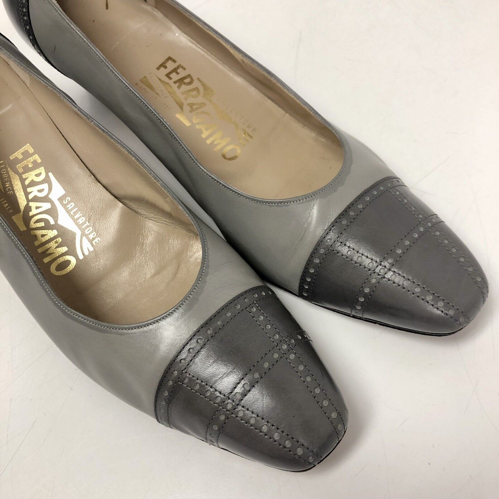 Salvatore Ferragamo Vtg Salvatore Ferragamo Italy Gray Leather CAP TOE Pumps Size US 8 / IT 38 - 3 Thumbnail