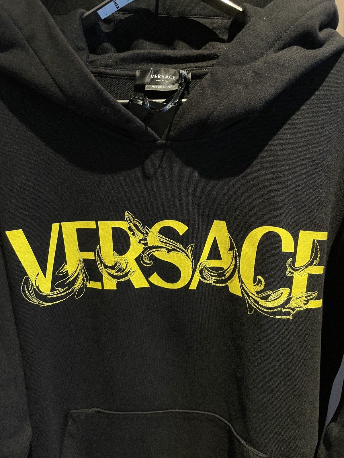 Versace Versace Embroided Logo-print hoodie Size US M / EU 48-50 / 2 - 1 Thumbnail