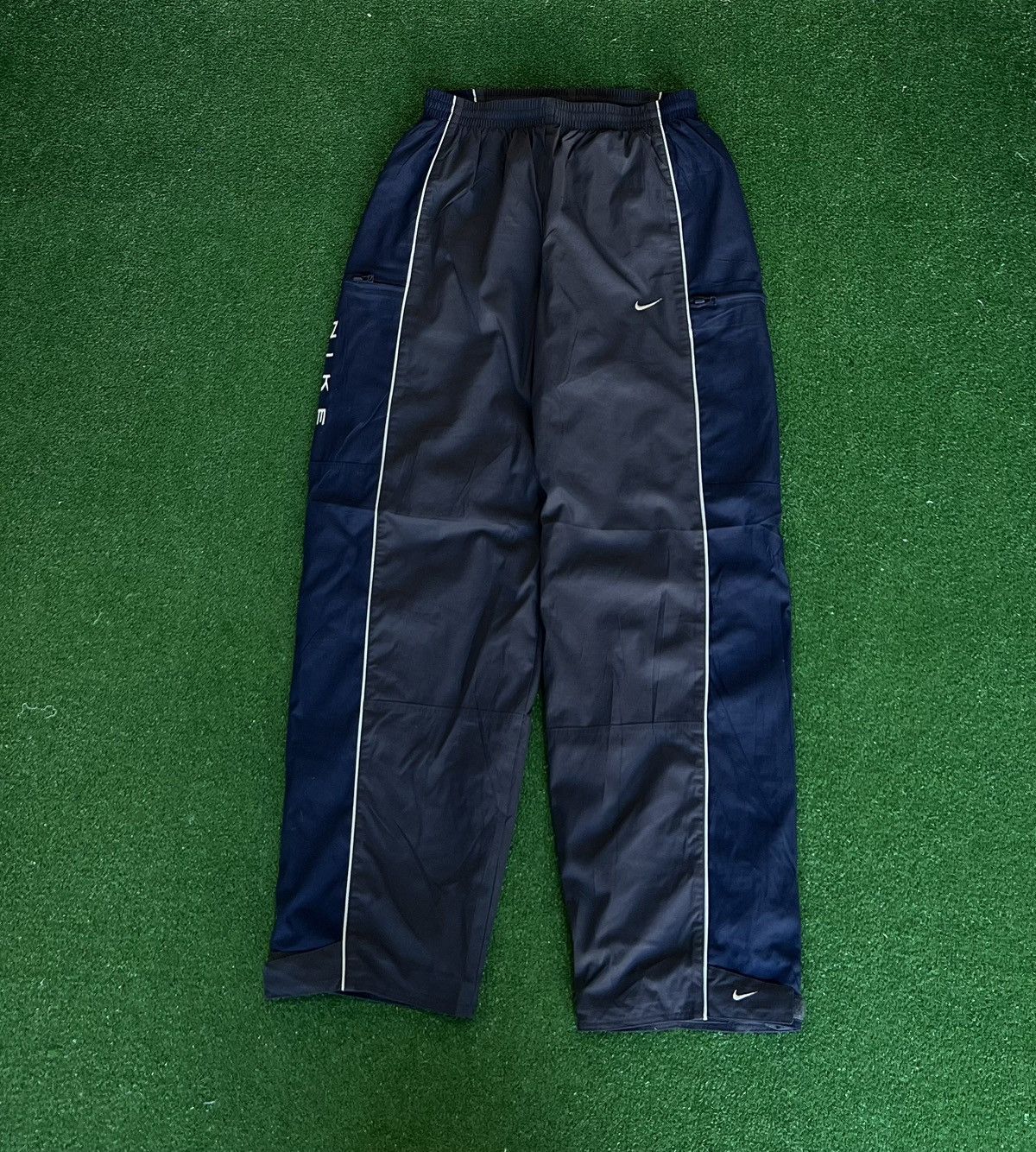 Nike Nike vintage trackpants Size US 34 / EU 50 - 1 Thumbnail