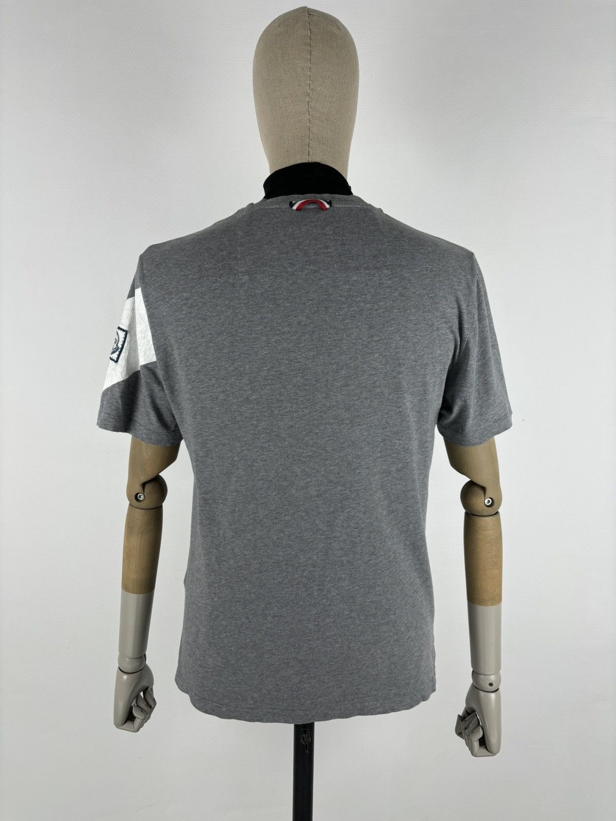 Moncler Gamme Bleu THOM BROWNE GAMME BLEU MAGLIA Big Patch Gray Italy Short Sleeve T-Shirt Size US M / EU 48-50 / 2 - 4 Thumbnail