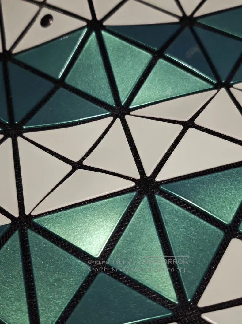 Issey Miyake Issey Miyake Color Block Luminous Bag Pearlescent Green Co Size ONE SIZE - 2 Thumbnail