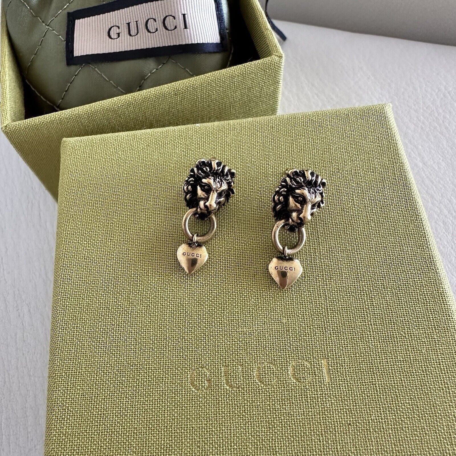 Gucci NEW GUCCI LION HEAD AND HEART EARRINGS GOLD TONE METAL Size ONE SIZE - 3 Thumbnail
