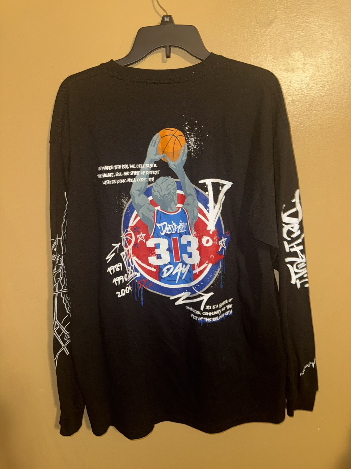 NBA 313 Day Detroit BBall Graphic Long Sleeve Tee Black men XL Size US XL / EU 56 / 4 - 8 Thumbnail