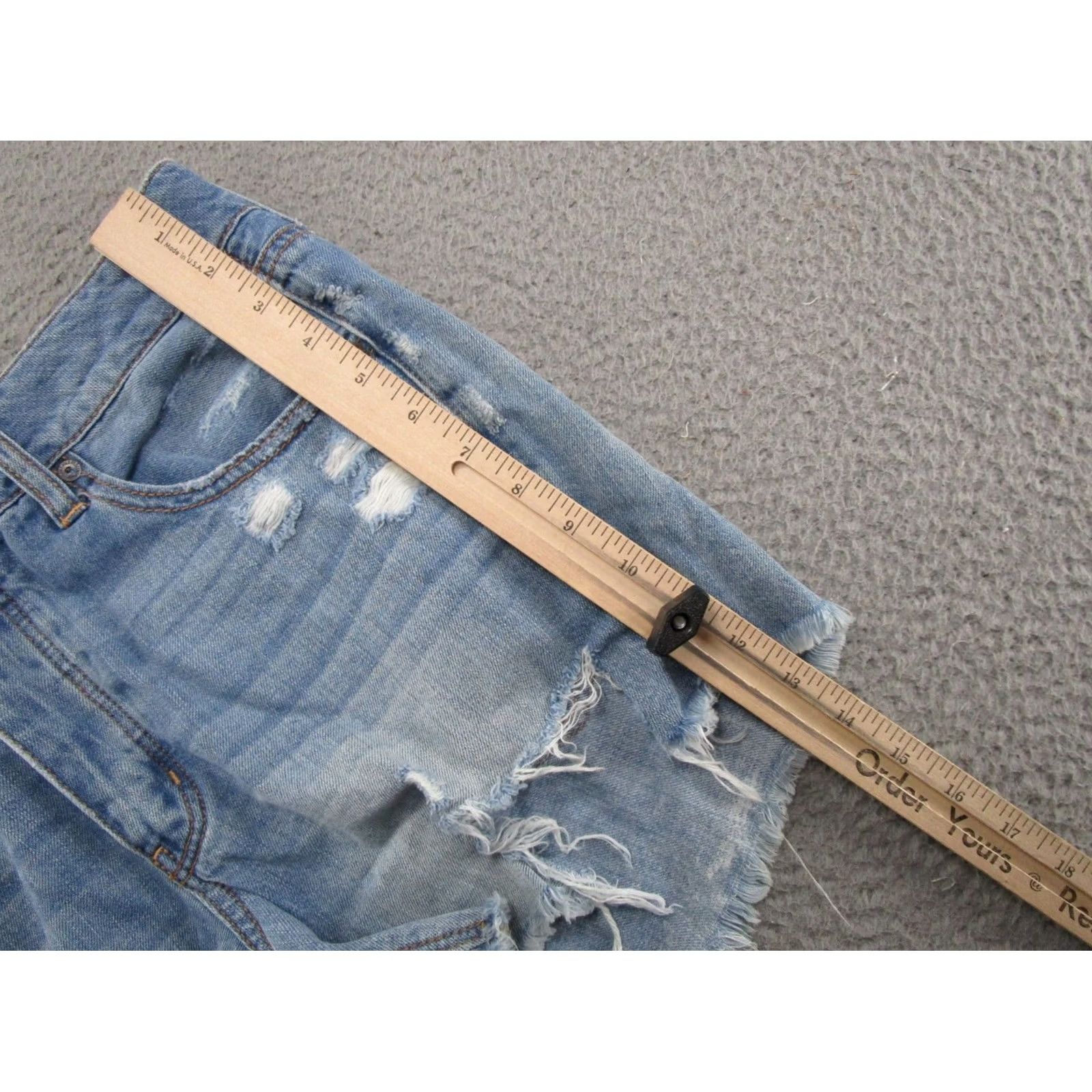 American Eagle Outfitters American Eagle Denim Shorts Button Fly Tomgirl Distressed Size 10 Festival Casual Size 32" / US 10 / IT 46 - 7 Thumbnail