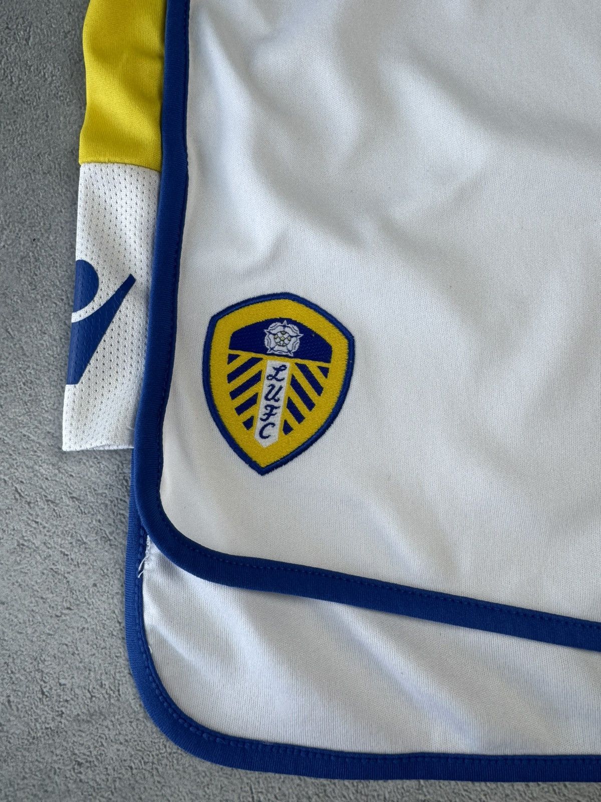 Macron Leeds United 2012 2013 Home Football Soccer Shorts Macron Size US 30 / EU 46 - 3 Thumbnail