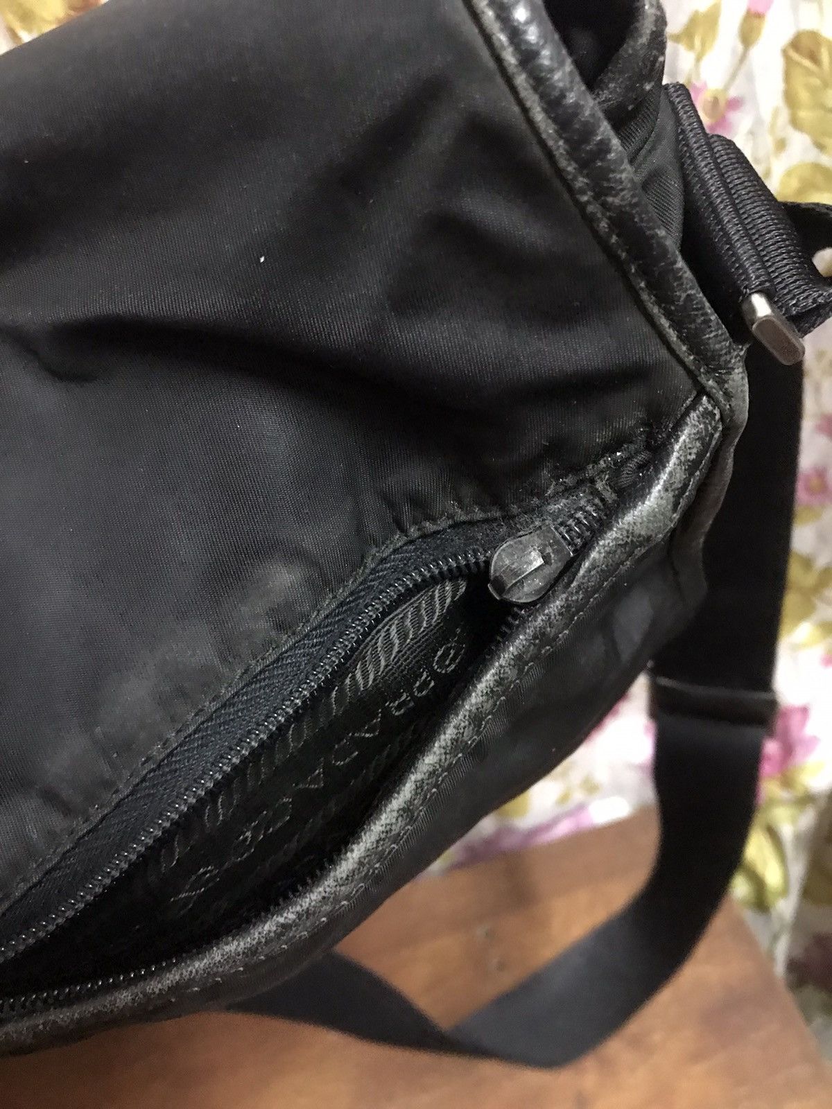 Prada Authentic Prada Black Shoulder Size ONE SIZE - 13 Thumbnail