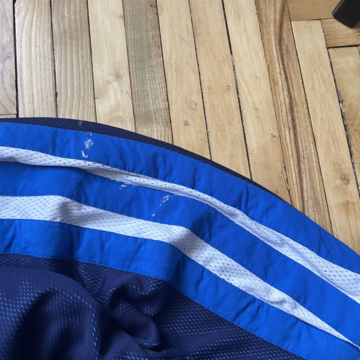 Vintage Vintage Avant-Garde Adidas Basketball Zip Jersey Size US S / EU 44-46 / 1 - 6 Thumbnail