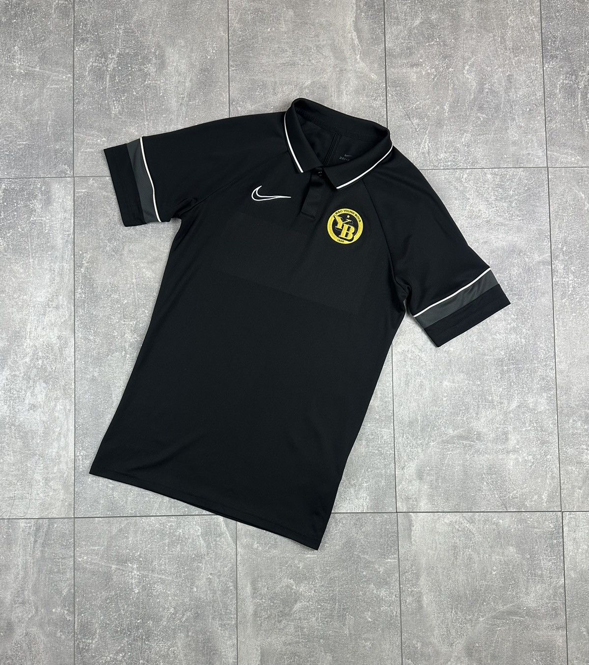 Nike Nike BSC Young Boys Polo Soccer Football Jersey 2019/20 Size US S / EU 44-46 / 1 - 1 Thumbnail