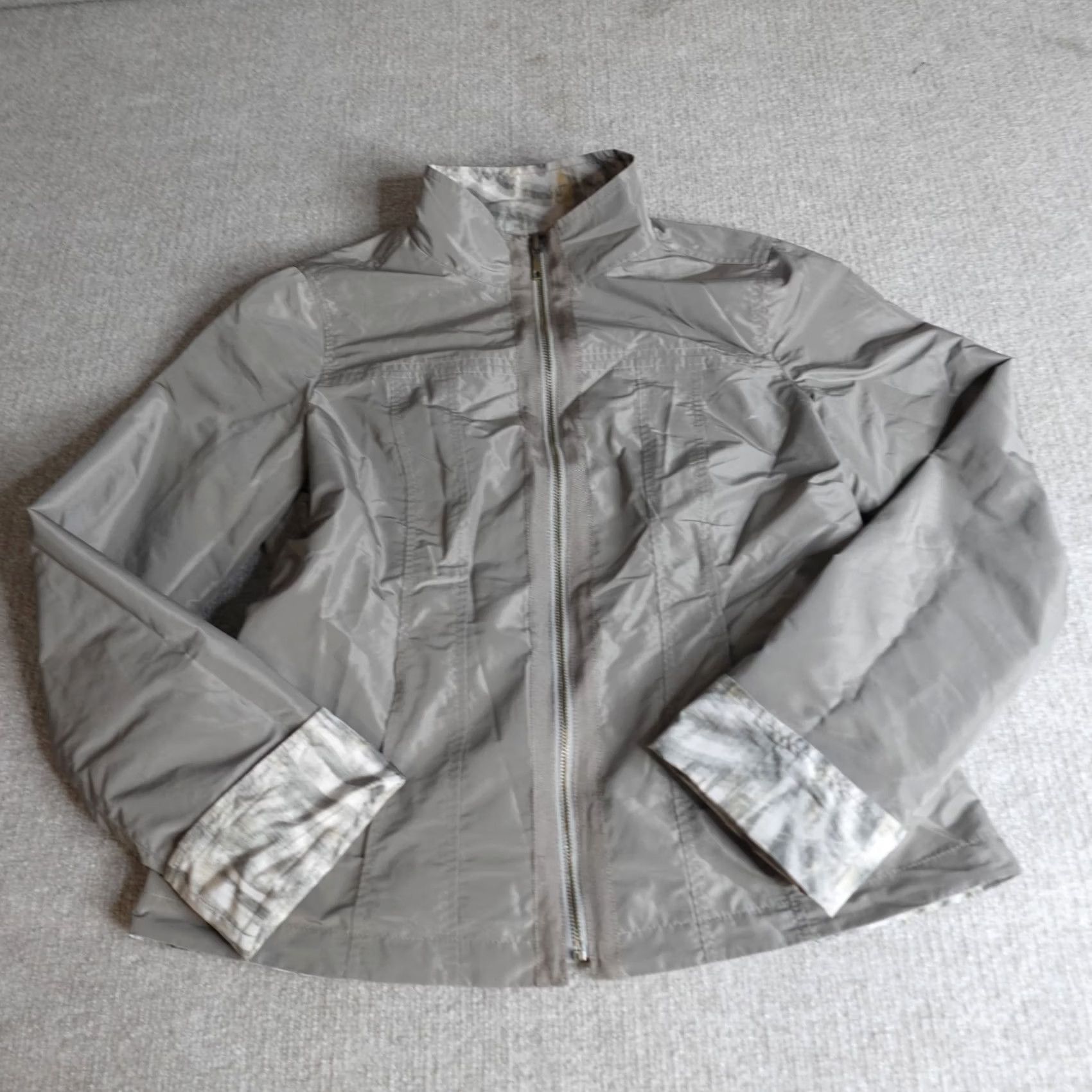 St. John St. John Womens Jacket Small Beige Gray Reversible Nylon Wool Blend Dry Clean Only Size S / US 4 / IT 40 - 3 Thumbnail