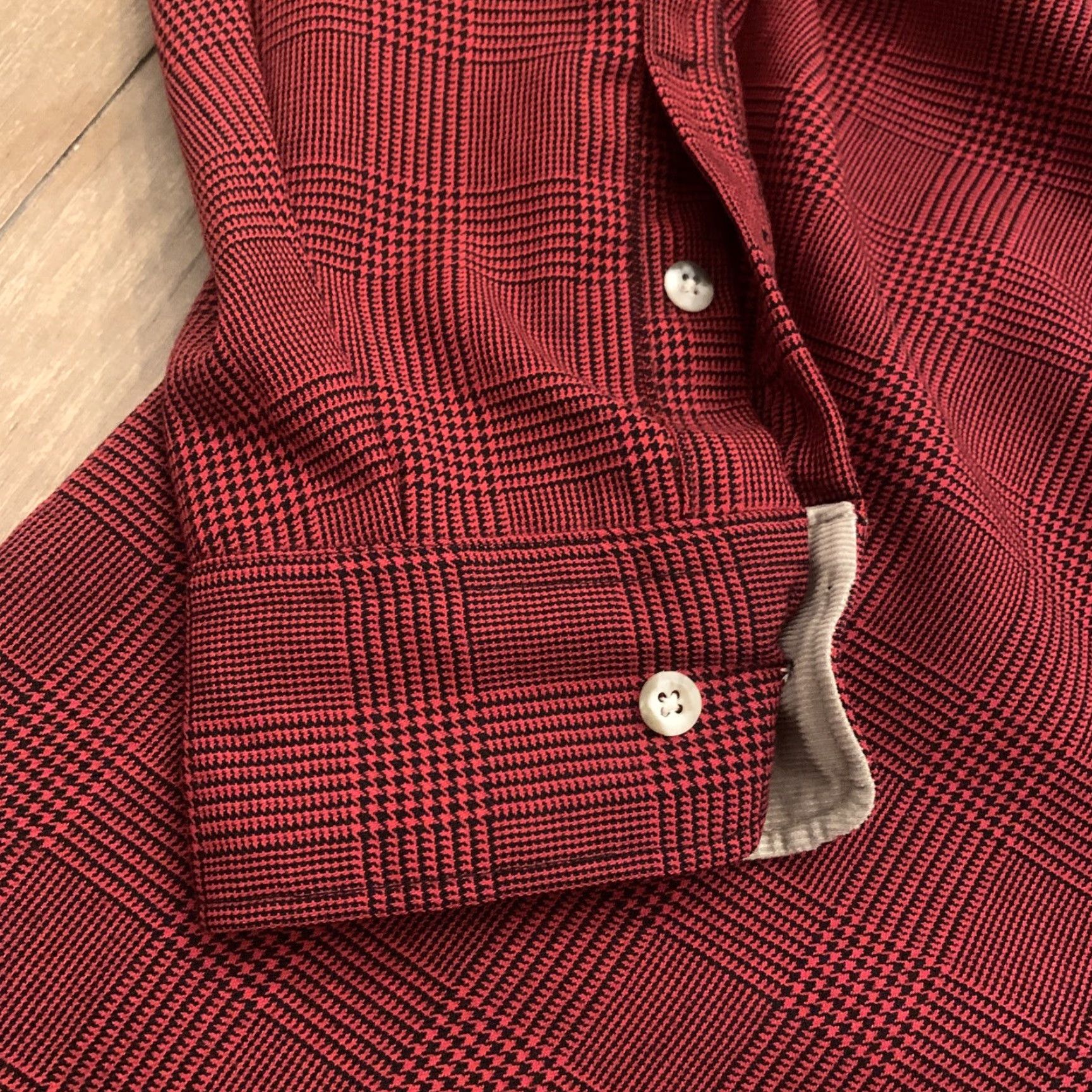 Vintage Cabela's Plaid Long Sleeve Button-Up Shirt Mens XLT Red Black Outdoor Camping Size US XL / EU 56 / 4 - 3 Thumbnail