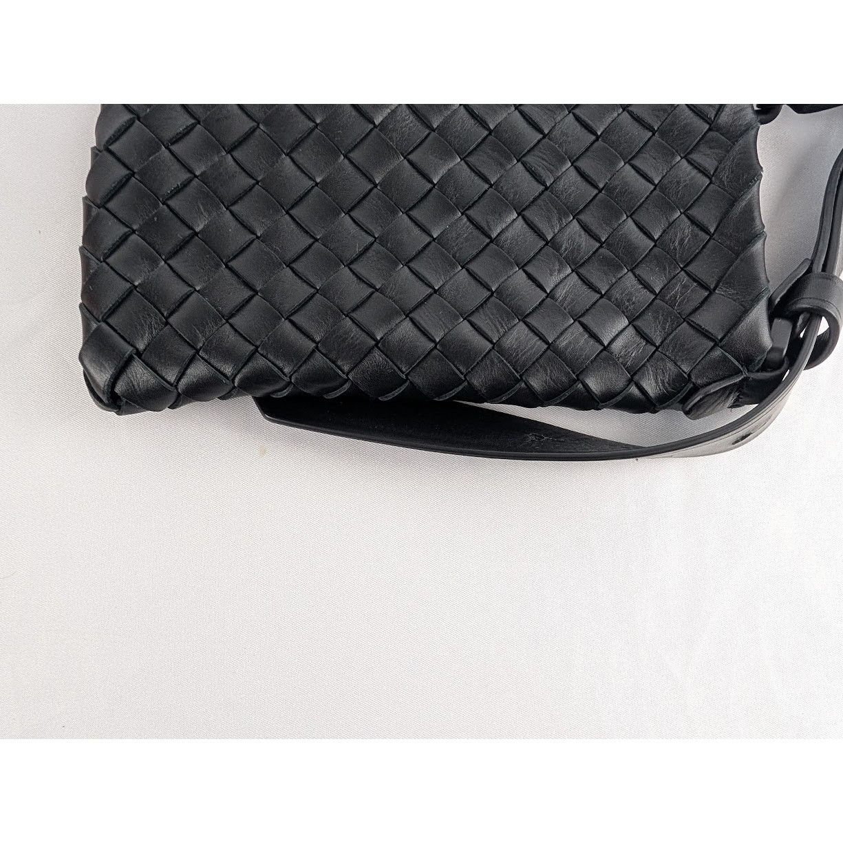 Bottega Veneta o1rshd1 Size: OS / Intrecciato Cabat in Black Size ONE SIZE - 6 Thumbnail