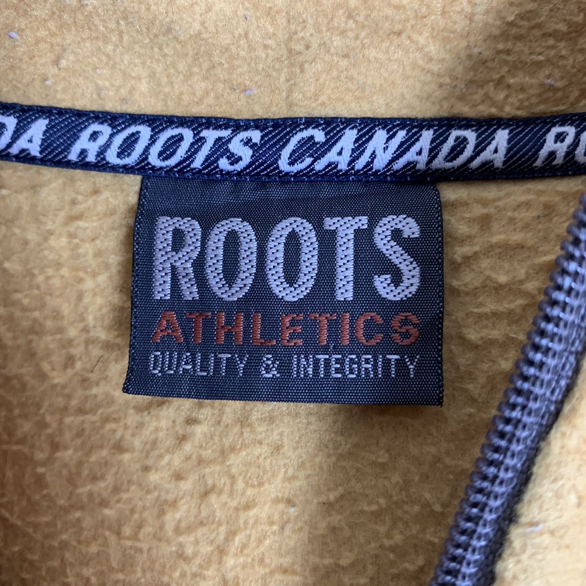 Roots Roots Canada Embroidered Hoodie Pullover Size US L / EU 52-54 / 3 - 9 Thumbnail