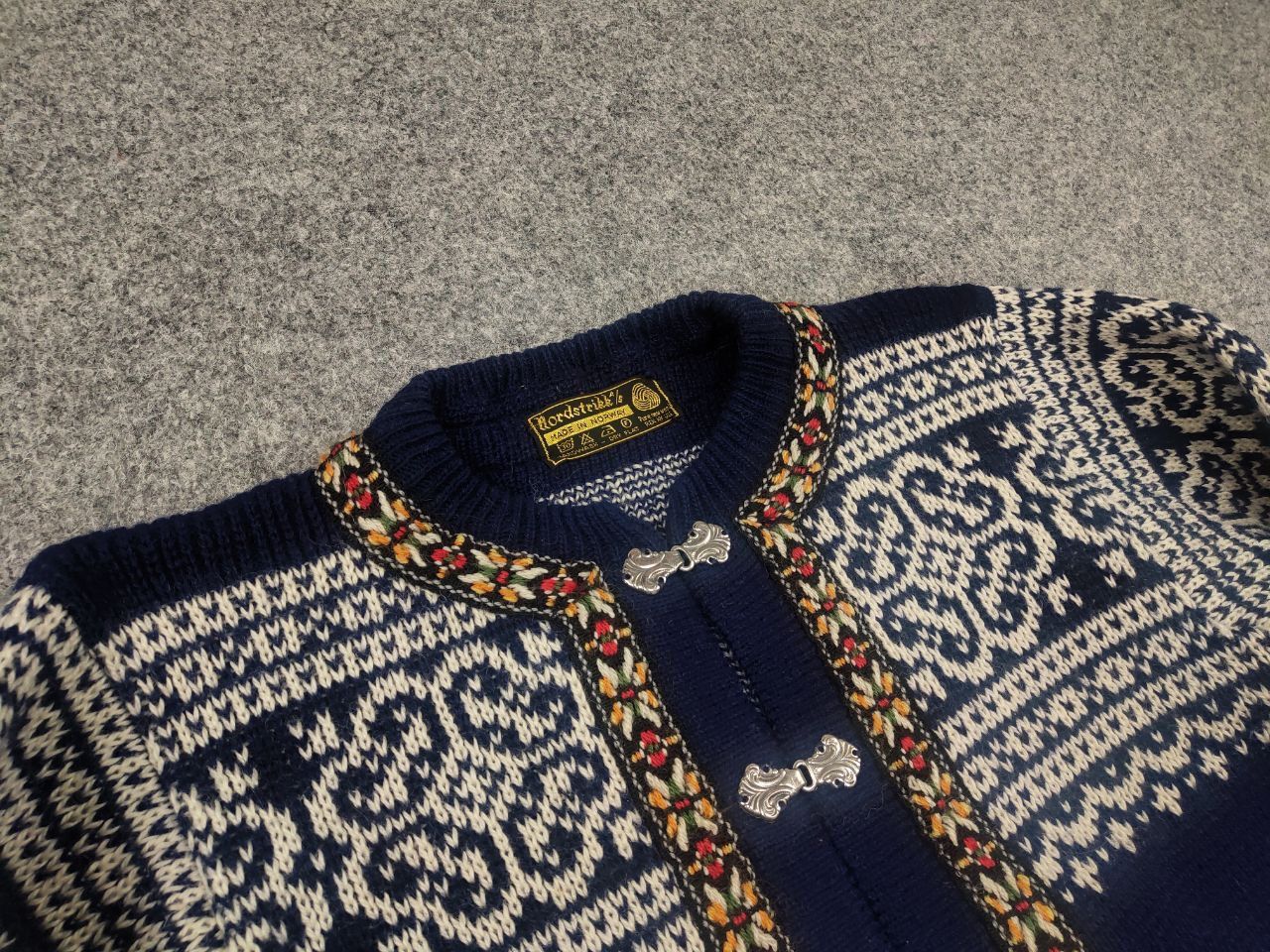 Dale Of Norway Vintage 90's Nordstrikk Wool Pattern Knit Cardigan sweater Size US M / EU 48-50 / 2 - 6 Thumbnail