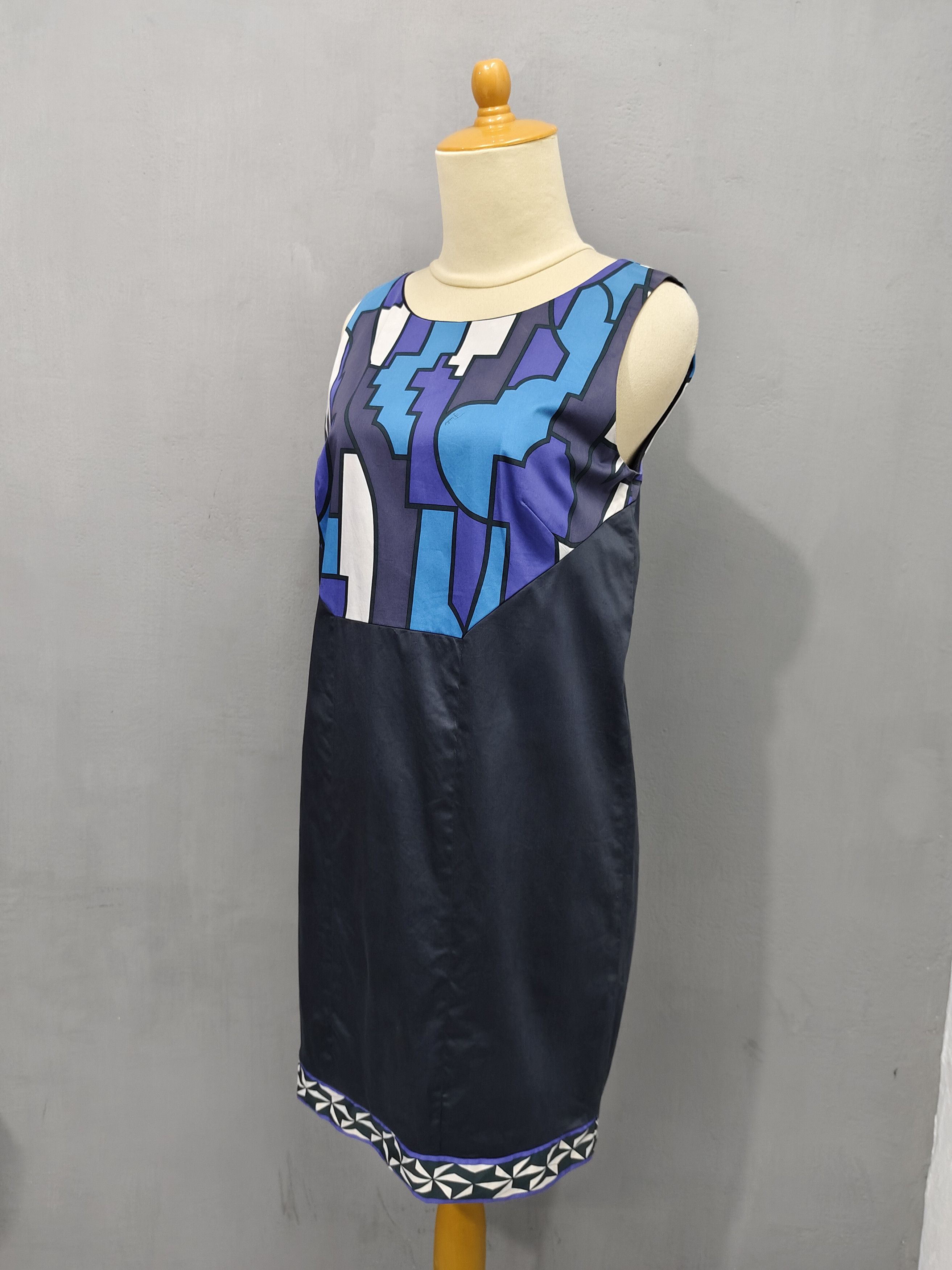 Emilio Pucci 2000s Emilio Pucci- Panel Iconic Geometric Print Sleeveless Size M / US 6-8 / IT 42-44 - 3 Thumbnail