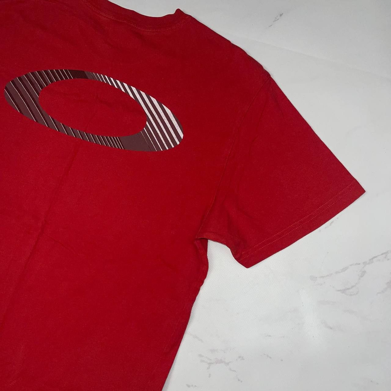 Oakley Oakley Vintage Rare Double-sided printing Tshirt Y2K Sz M Size US M / EU 48-50 / 2 - 12 Thumbnail