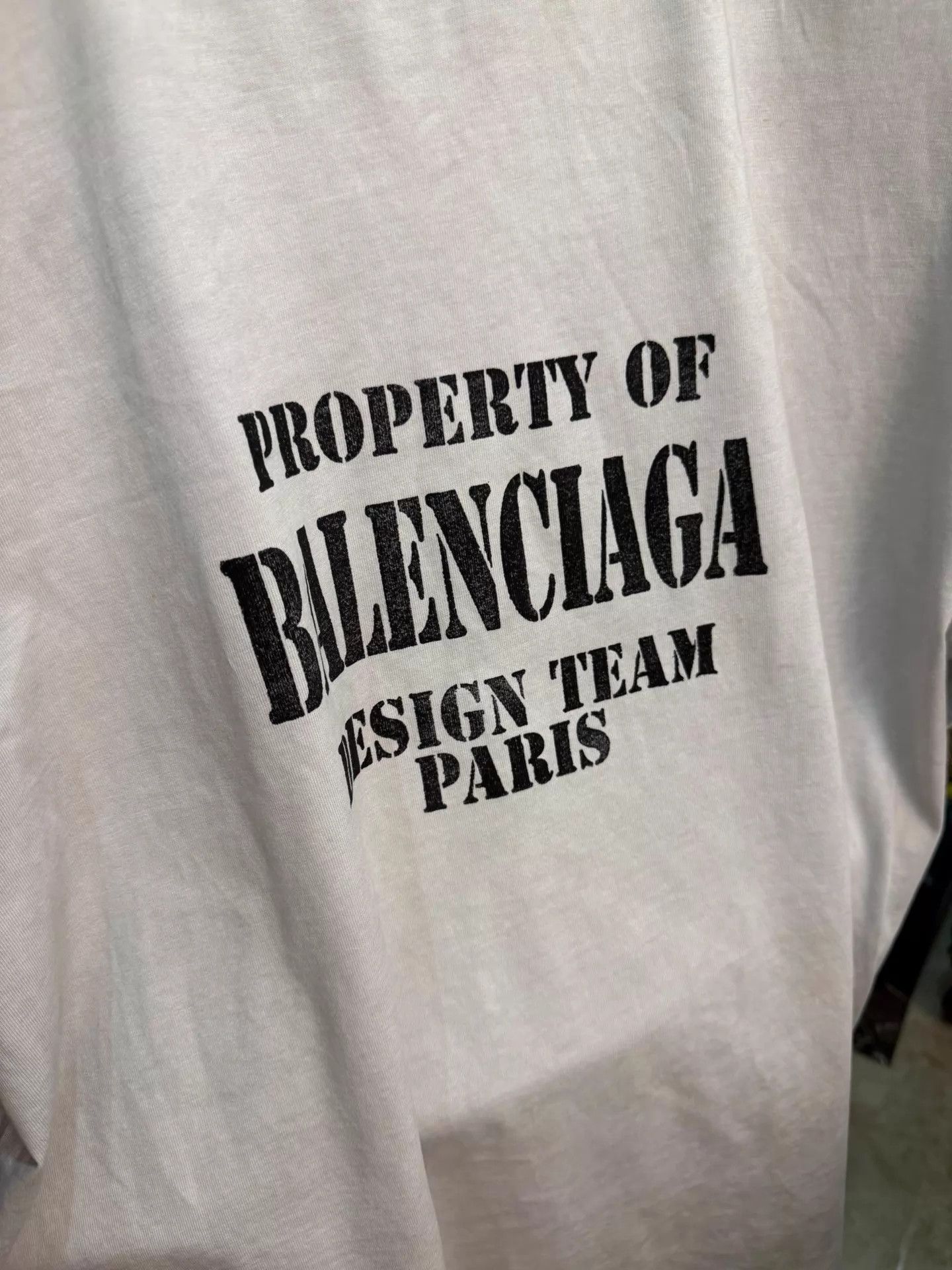 Balenciaga Balenciaga Distressed Big Logo S/S T-Shirt S (L/XL) Worn 2x Size US S / EU 44-46 / 1 - 3 Thumbnail