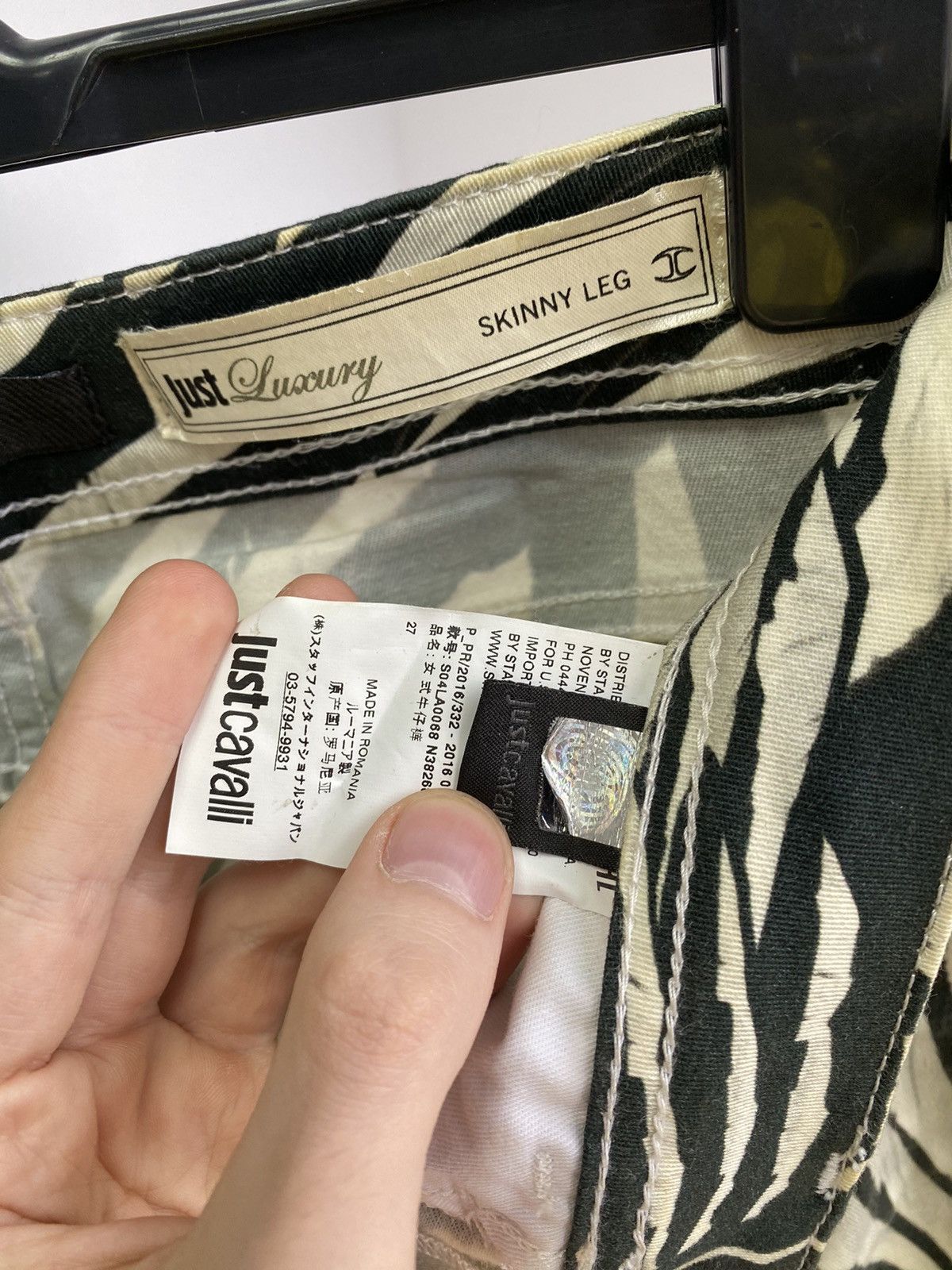 Just Cavalli × Vintage Vintage Just Cavalli Black/White Printed women’s pants Size 27" / US 4 / IT 40 - 17 Thumbnail