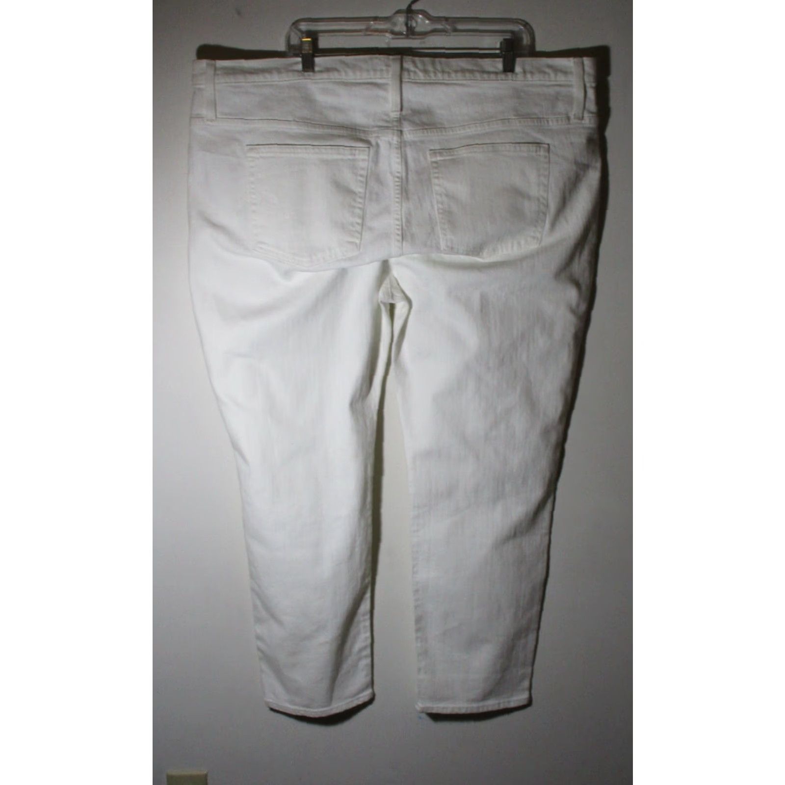 J.Crew J.CREW White Slim Broken-In Boyfriend Denim Jeans Women's 42W 29L NWT Modern Slimming 5-Pocket Design Size 42 Waist High Rise Womens Jeans Size 28" / US 6 / IT 42 - 3 Thumbnail