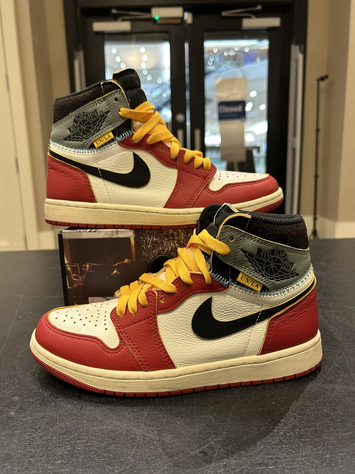 Jordan Brand Jordan 1 Retro ‘UN/LA Chicago Shadow’ Size US 7 / EU 40 - 1 Thumbnail