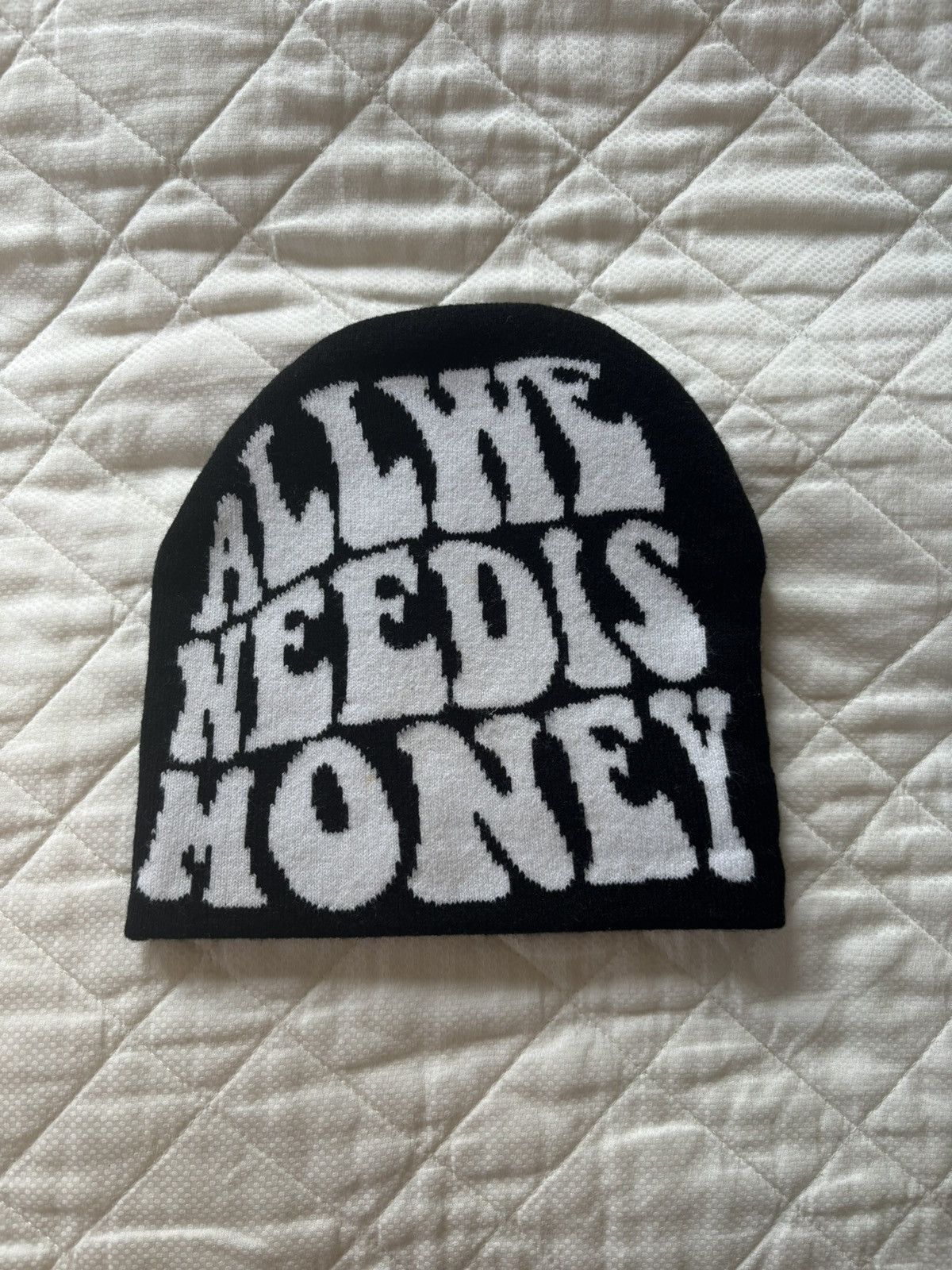 Other Y2K BEANIE Size ONE SIZE - 1 Thumbnail
