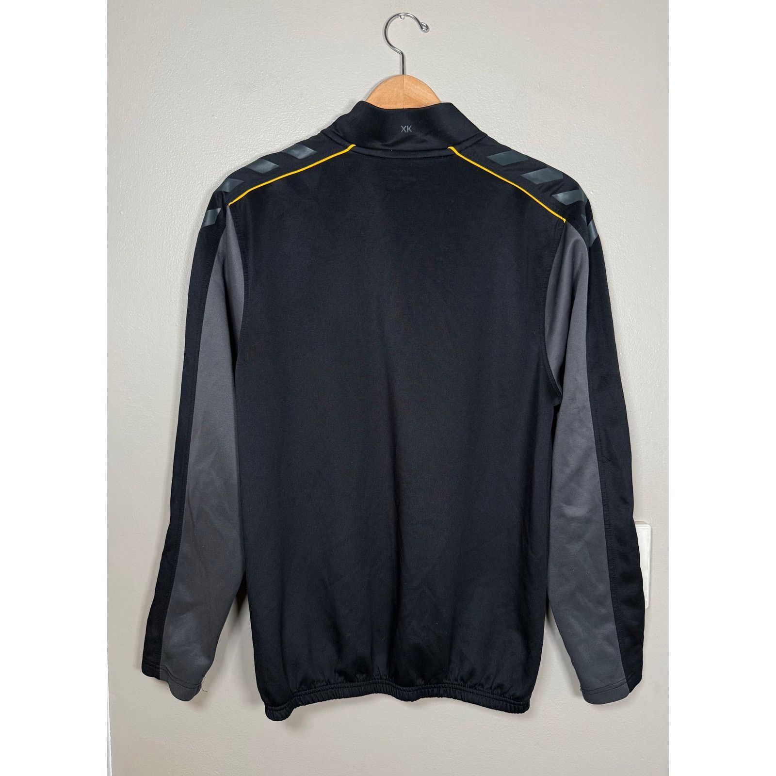 Hummel Cambridge United Hummel training top 1/4 zip shirt size S Size US S / EU 44-46 / 1 - 3 Thumbnail