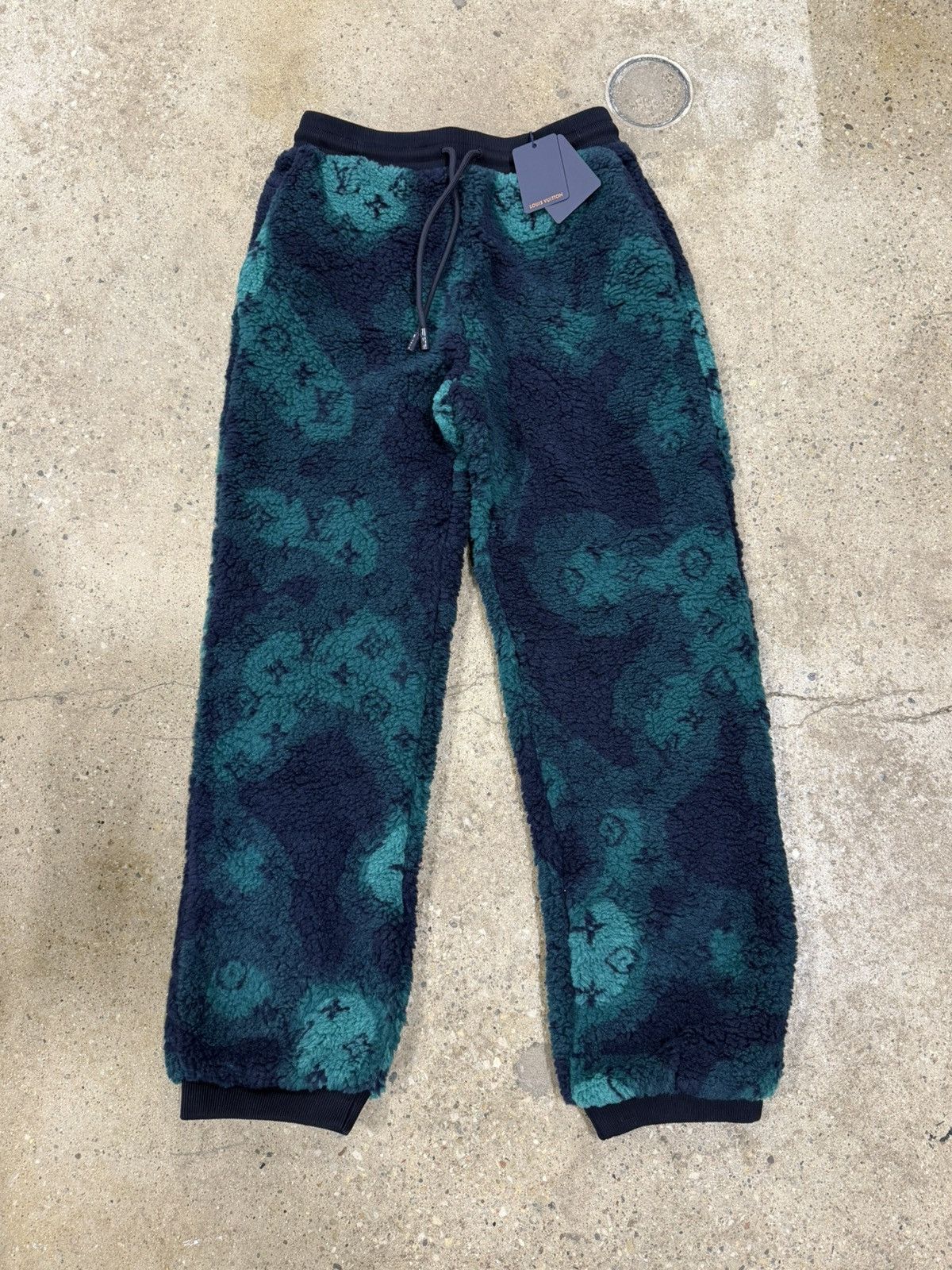 Louis Vuitton Louis Vuitton Monogram Fleece Pants NEW 2000$ Size US 34 / EU 50 - 1 Thumbnail