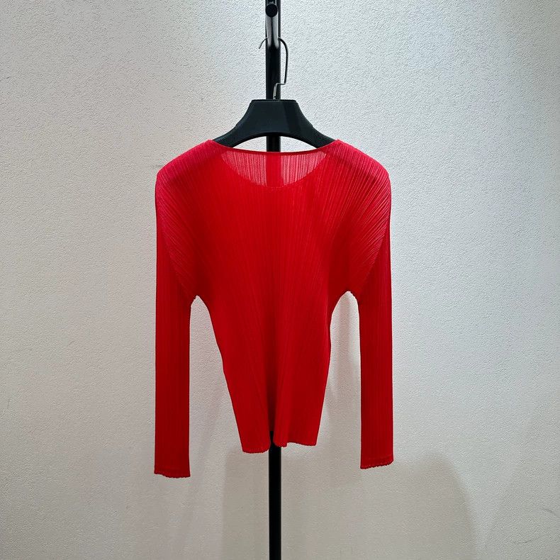 Issey Miyake Issey Miyake Red Long Sleeve Sweater - dmc Size US L / EU 52-54 / 3 - 1 Thumbnail